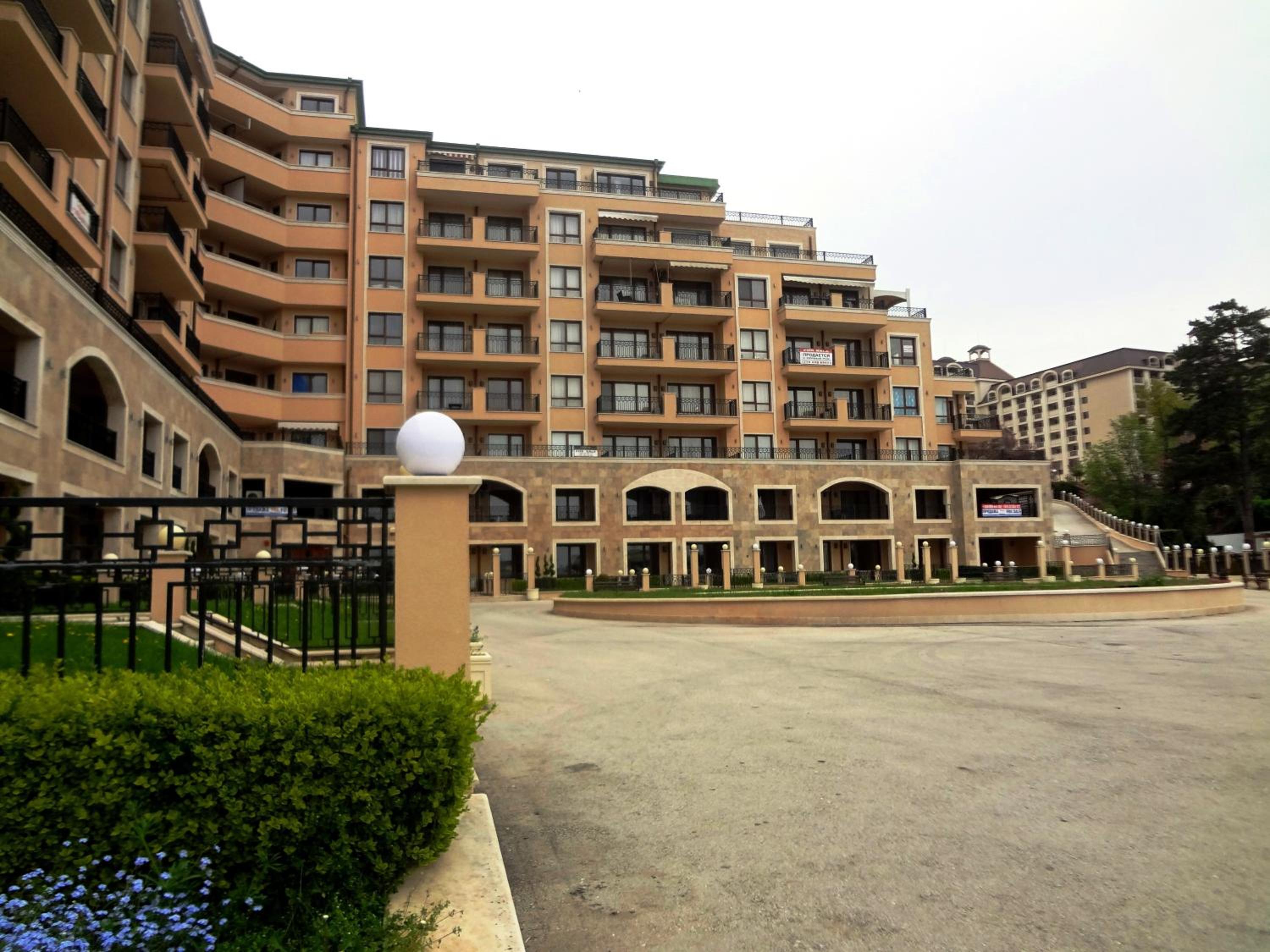 Apartment with Terrace and Sea View photo 2