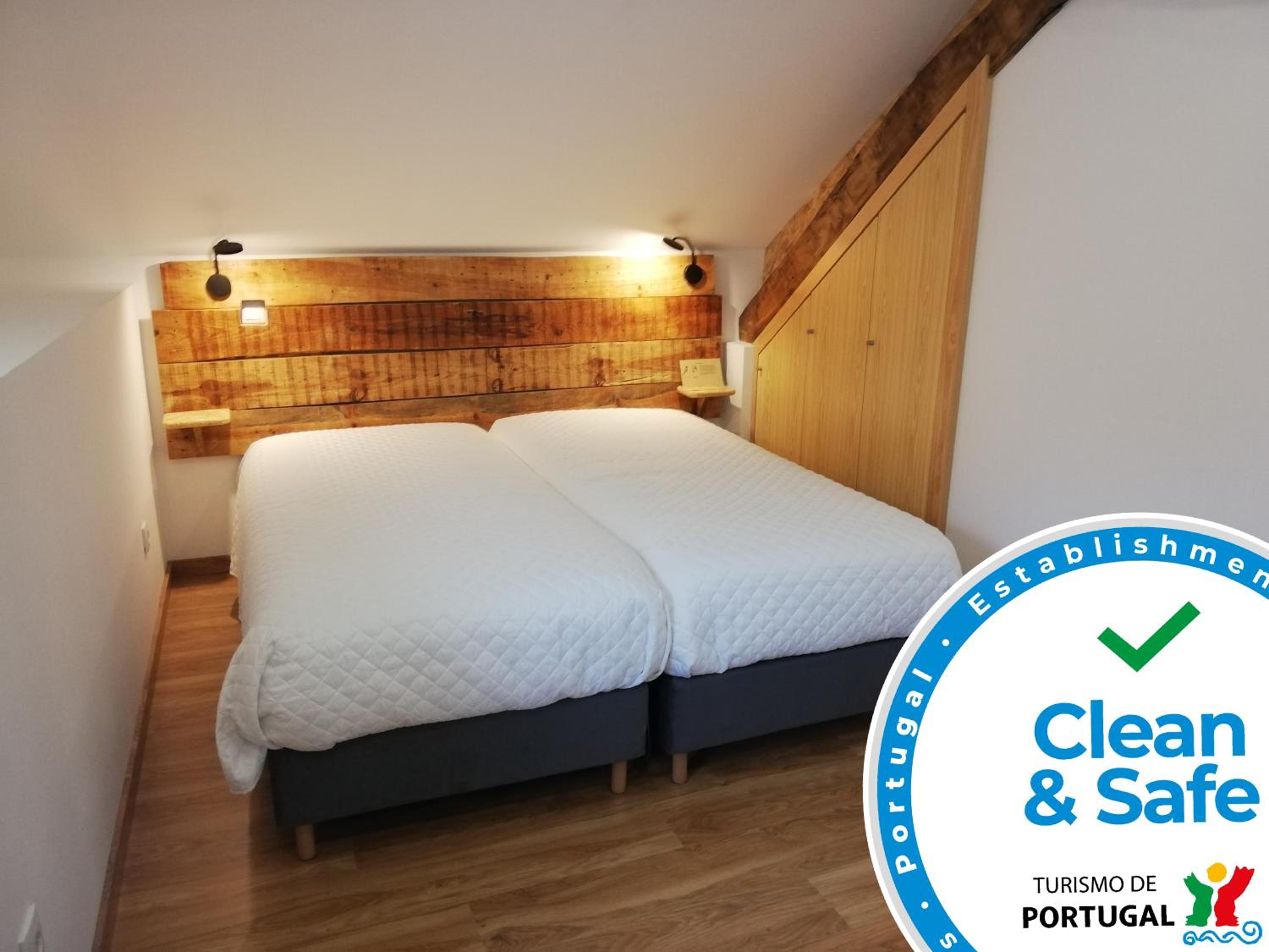 Twin Room - Photo 15