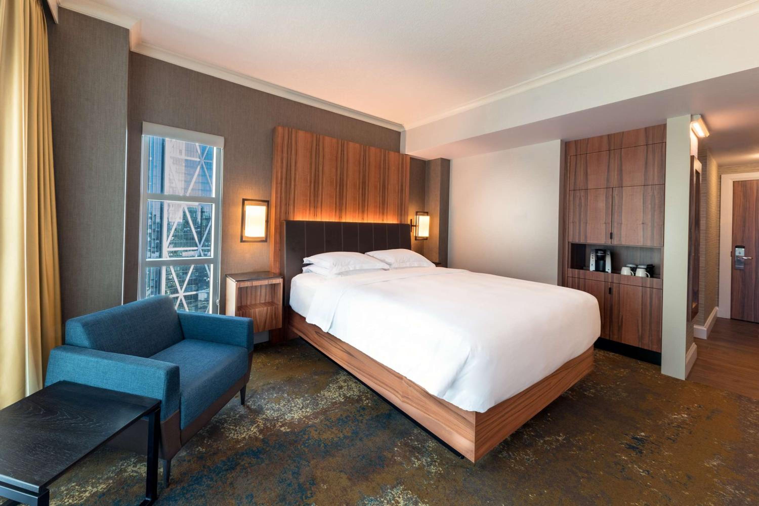 Corner King Room - Photo 9