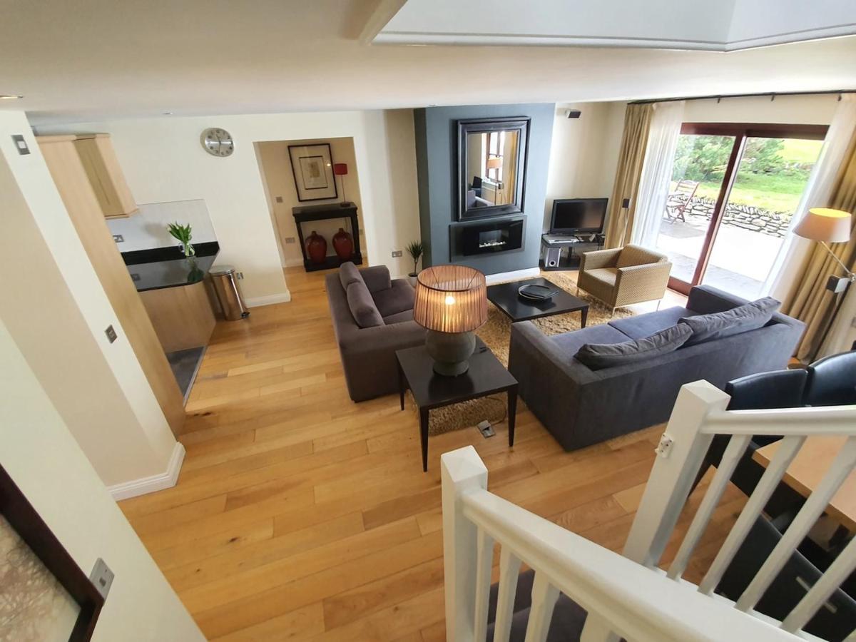 Three-Bedroom Villa photo 1