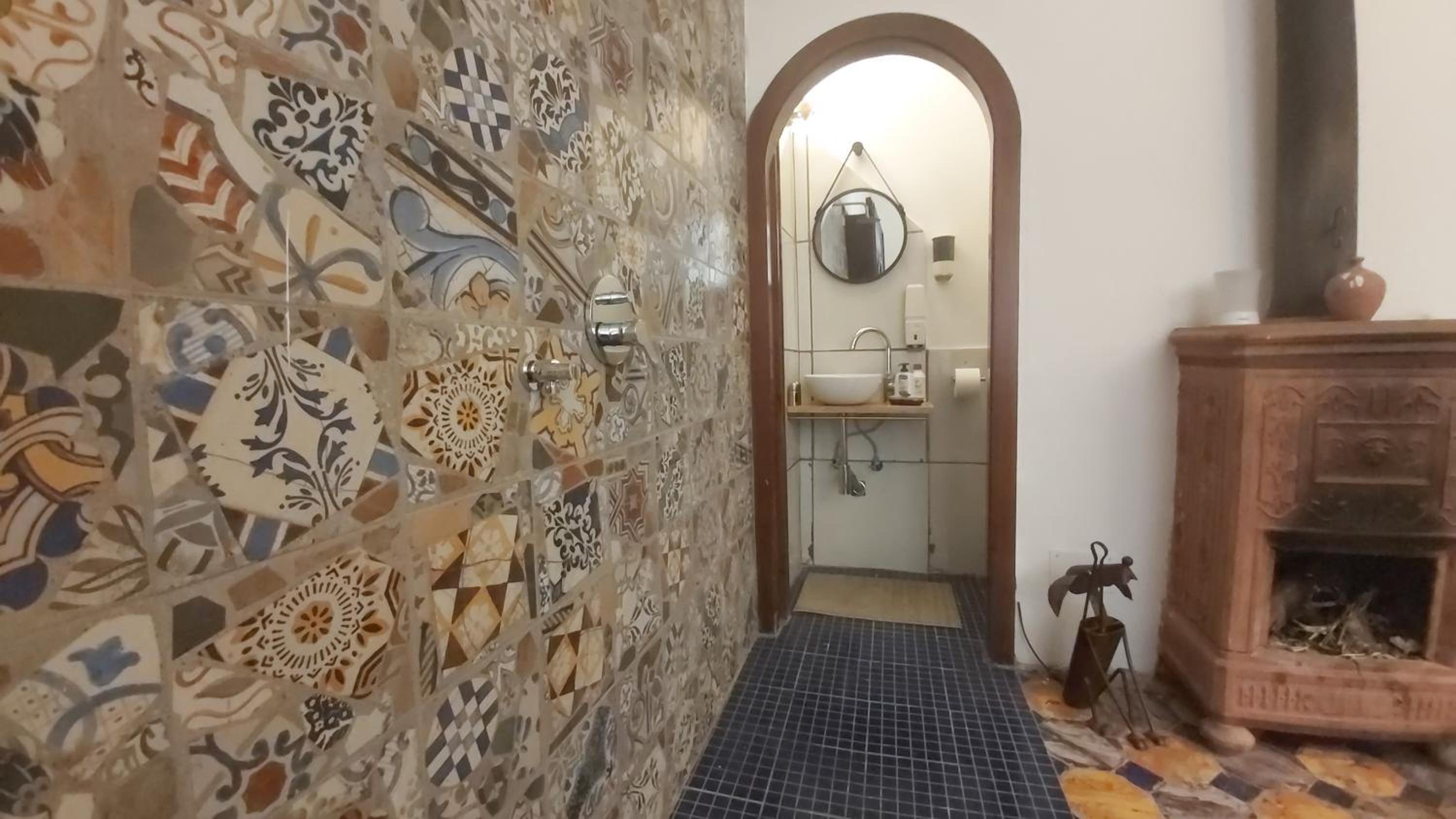 Double or Twin Room - Photo 23