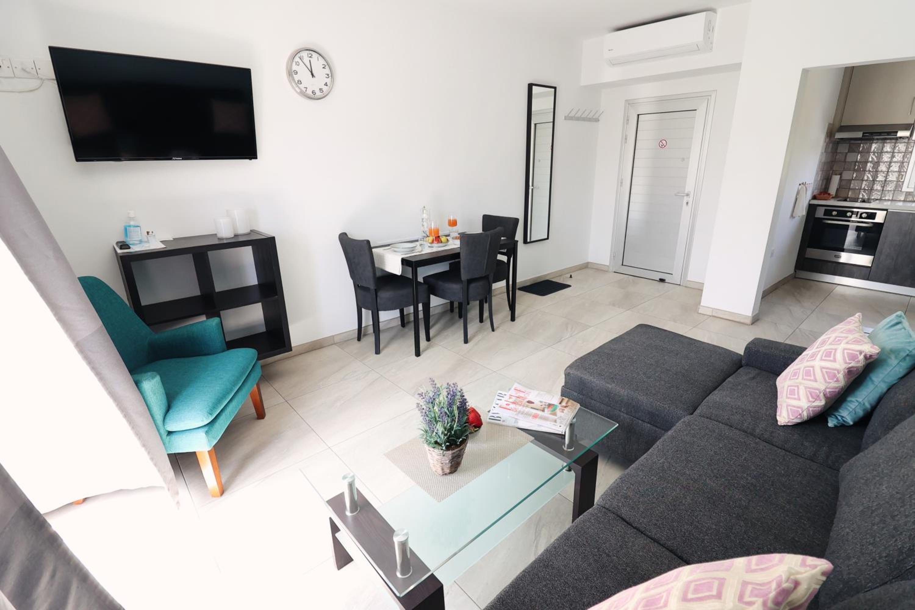 One-Bedroom Apartment