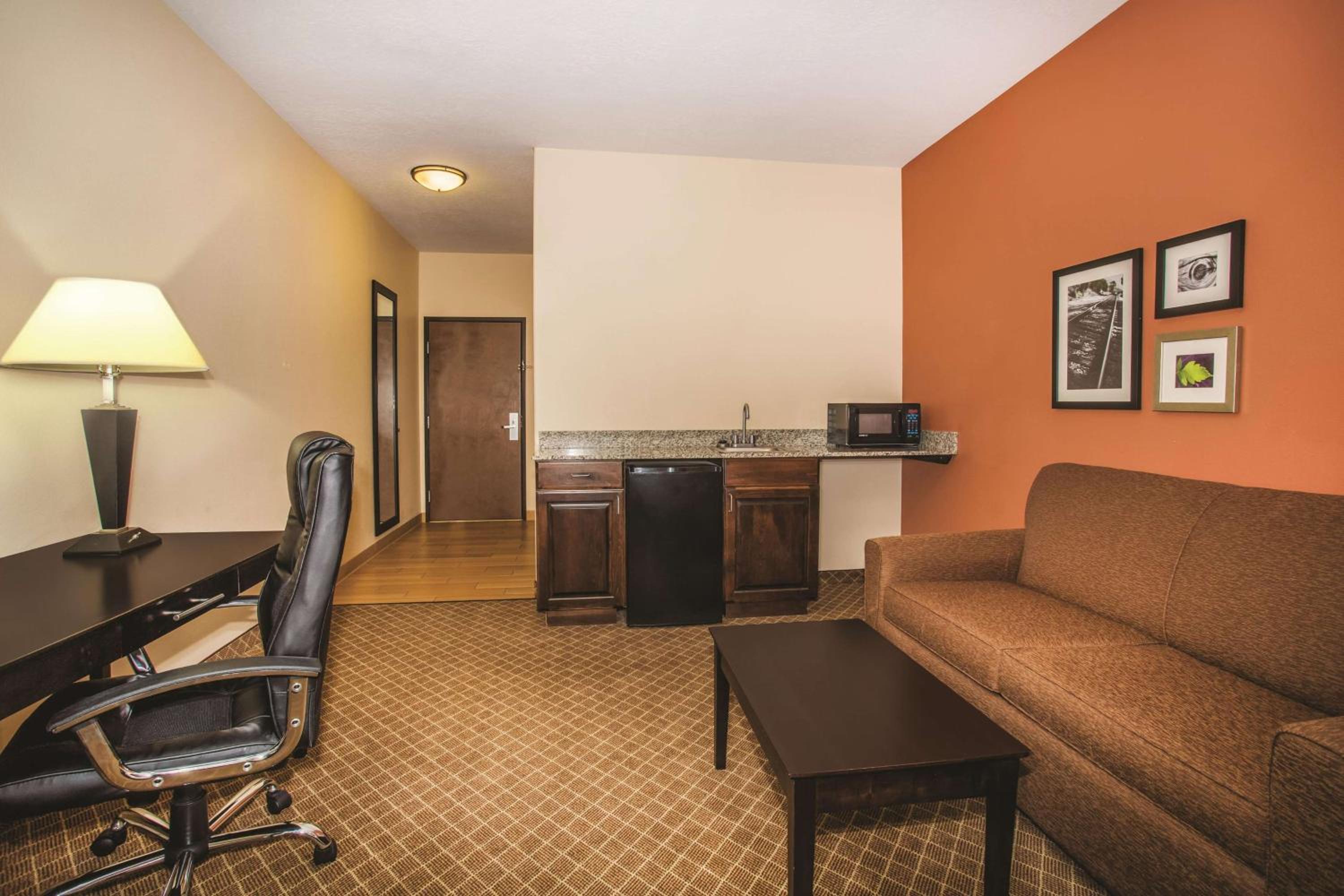 Executive King Room - Non-Smoking - Photo 2