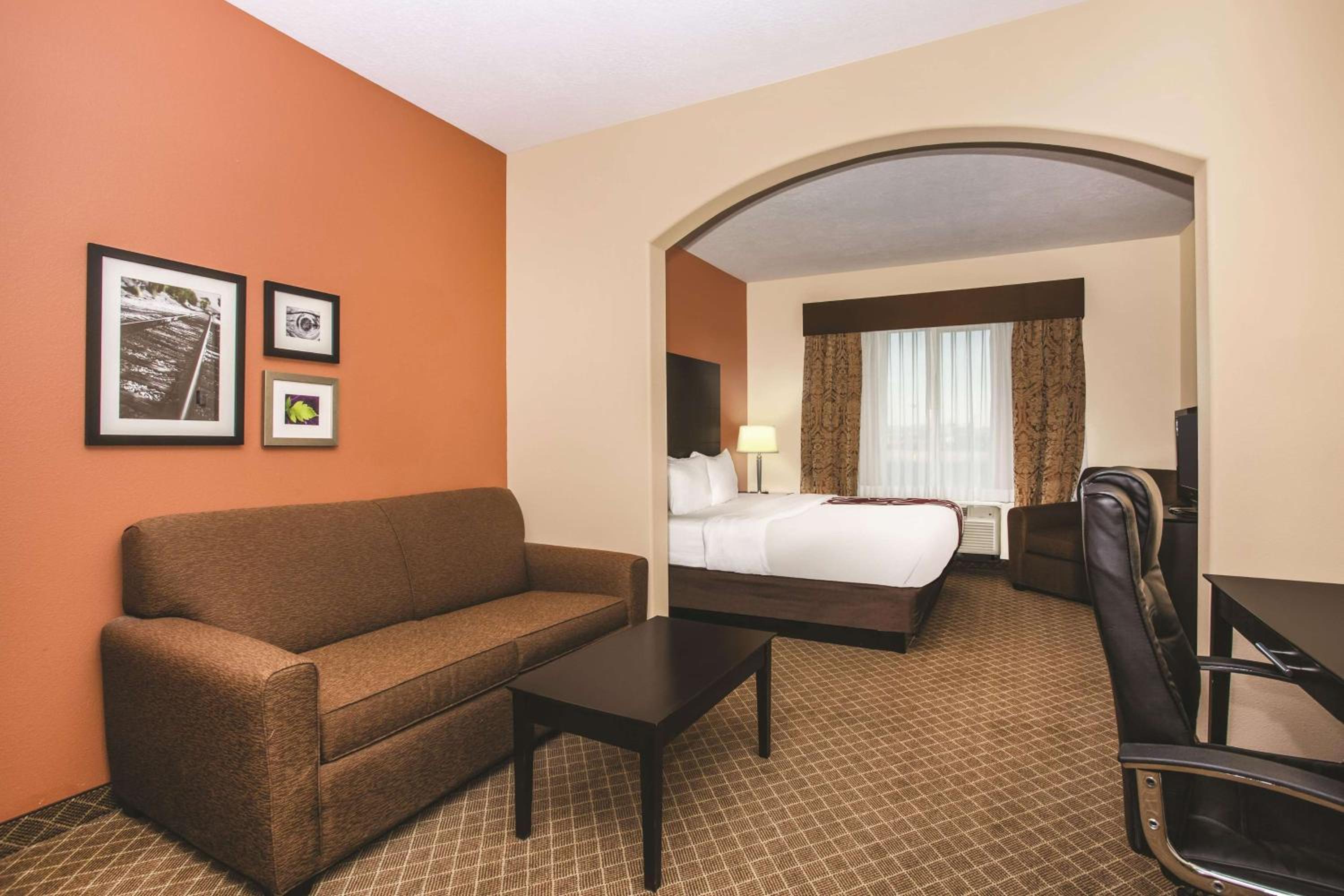 Executive King Room - Non-Smoking - Photo 5