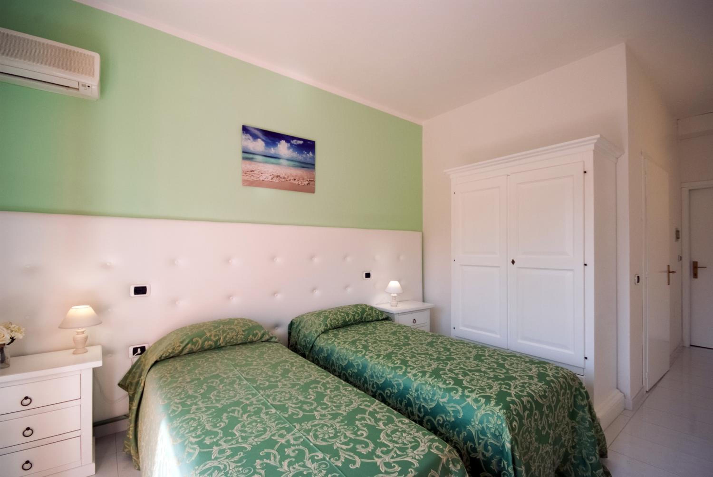 Basic Double Room photo 1