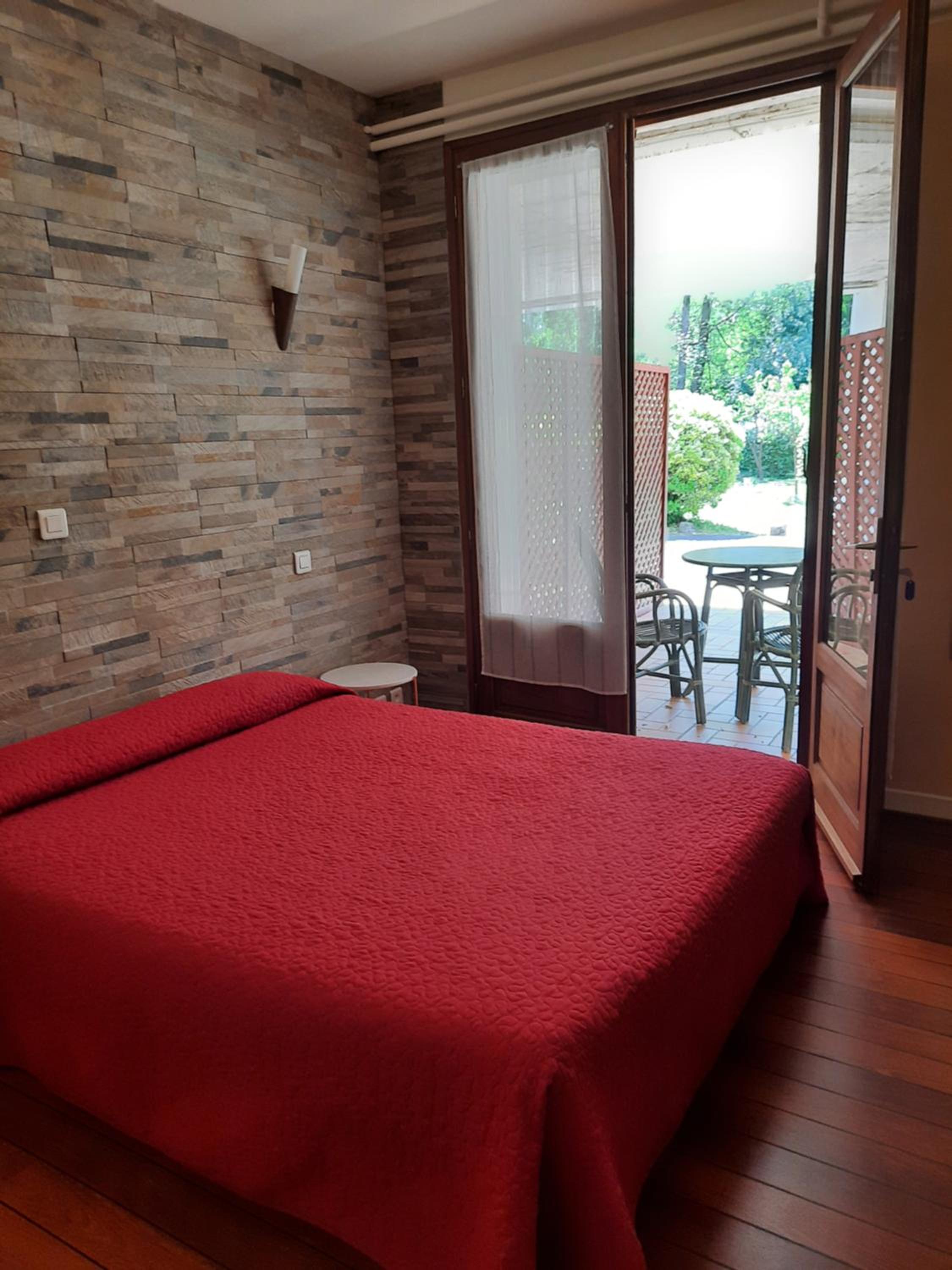 Double Room - Photo 6