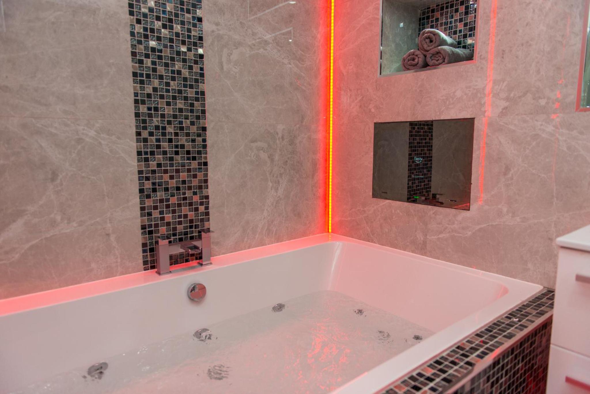 Superior Suite - Photo 32