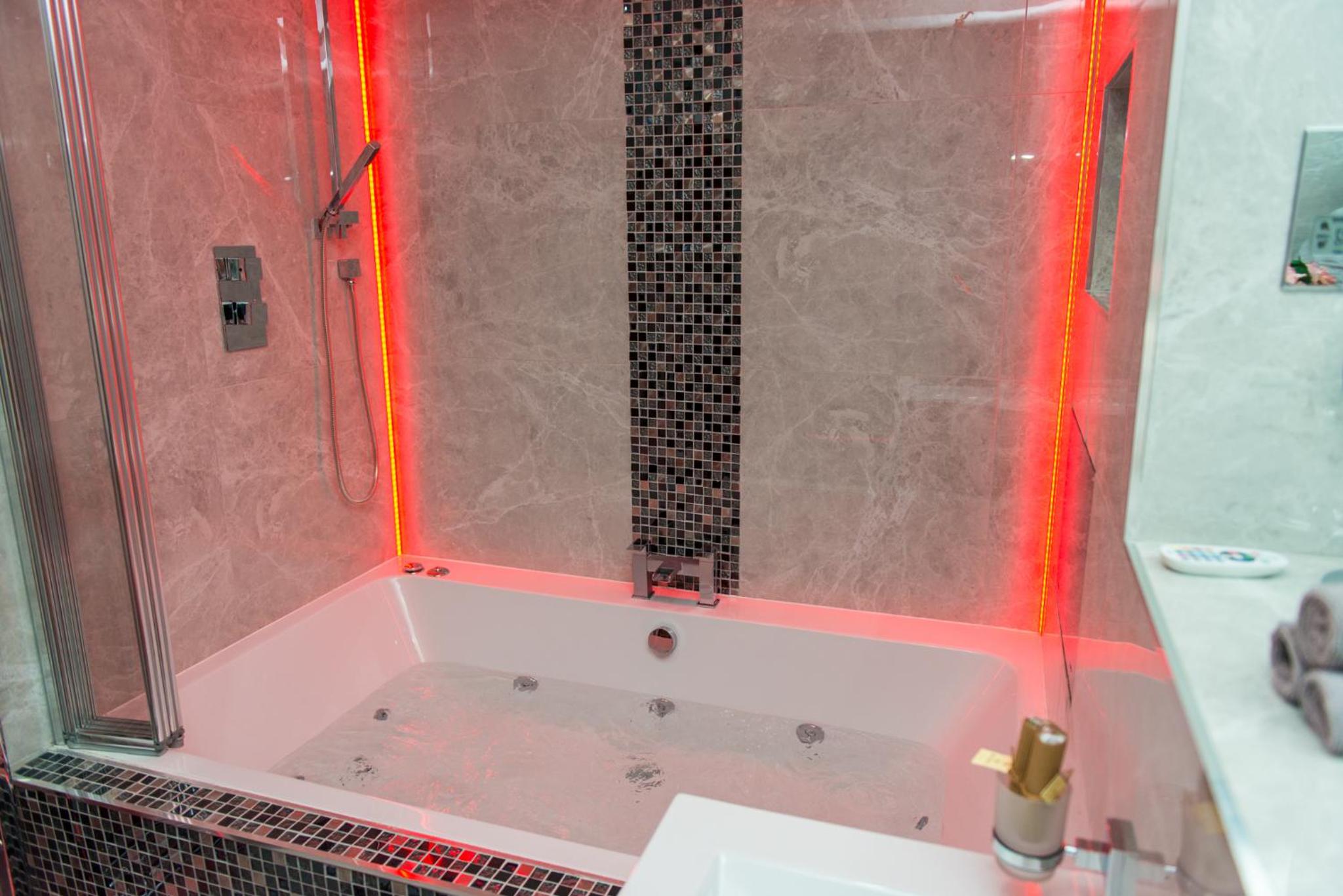 Superior Suite - Photo 42
