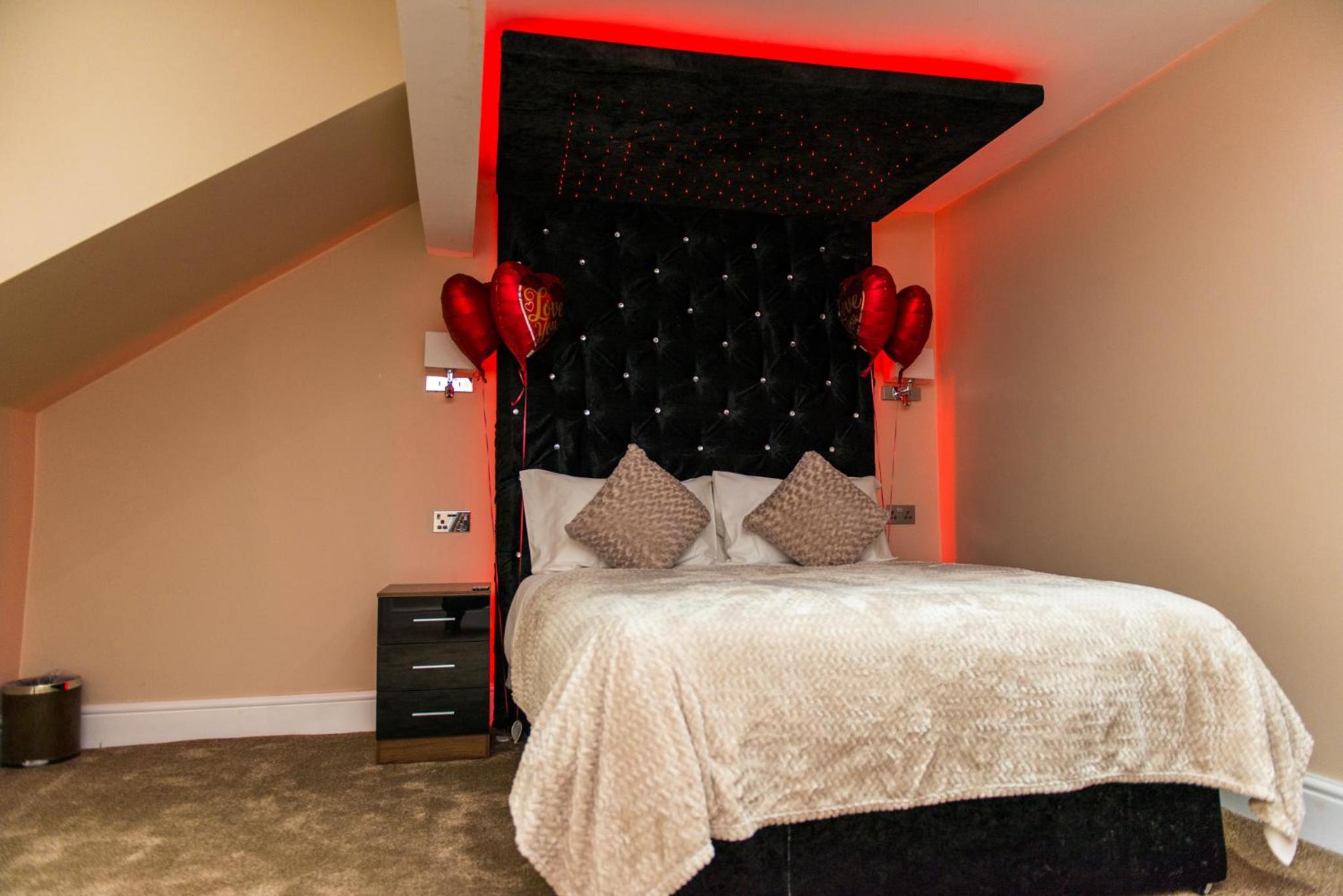 One-Bedroom Apartment - Photo 7