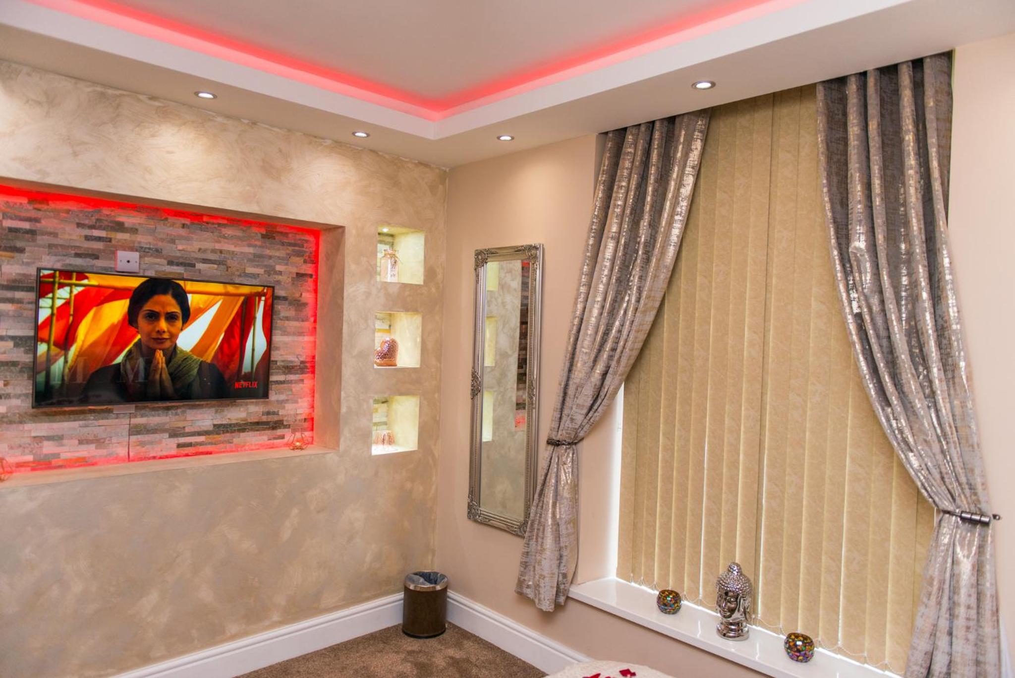 Executive Suite - Photo 25