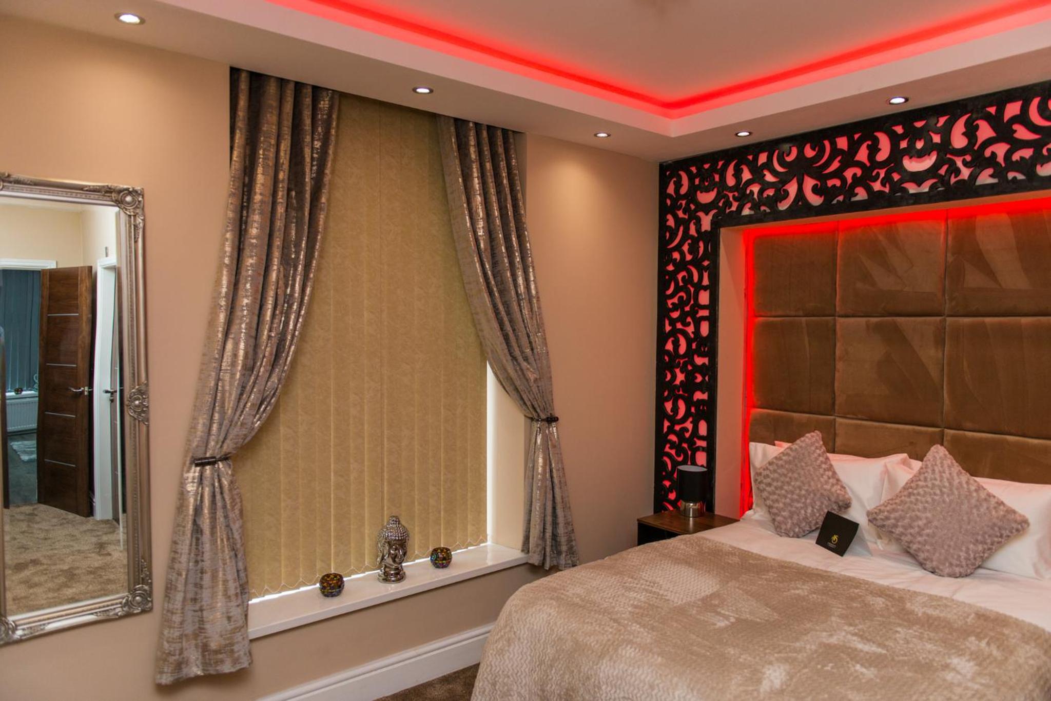 Executive Suite - Photo 26