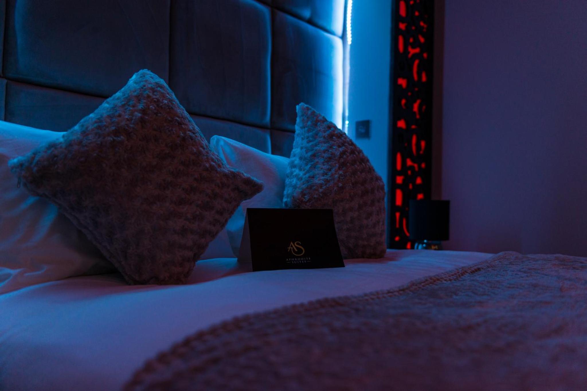 Executive Suite - Photo 35