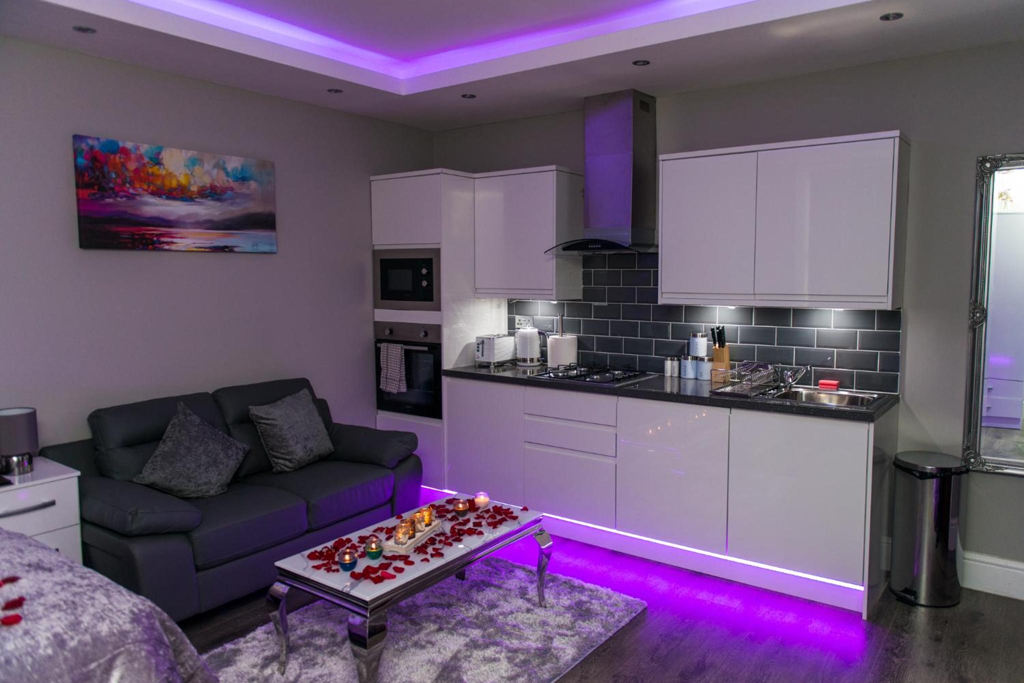Superior Suite - Photo 11