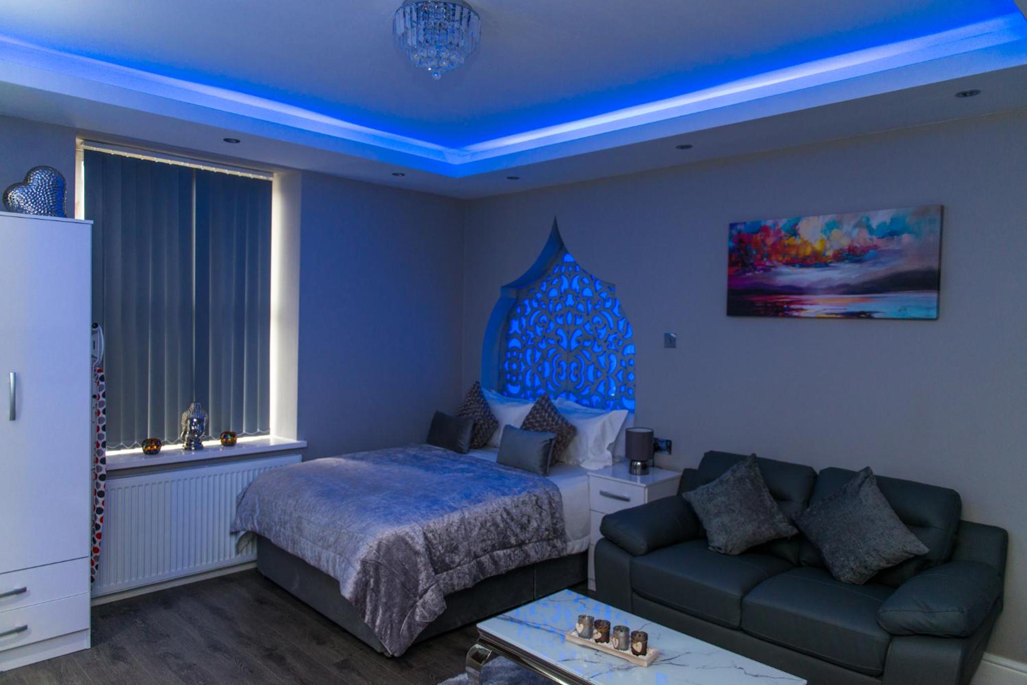 Superior Suite - Photo 12
