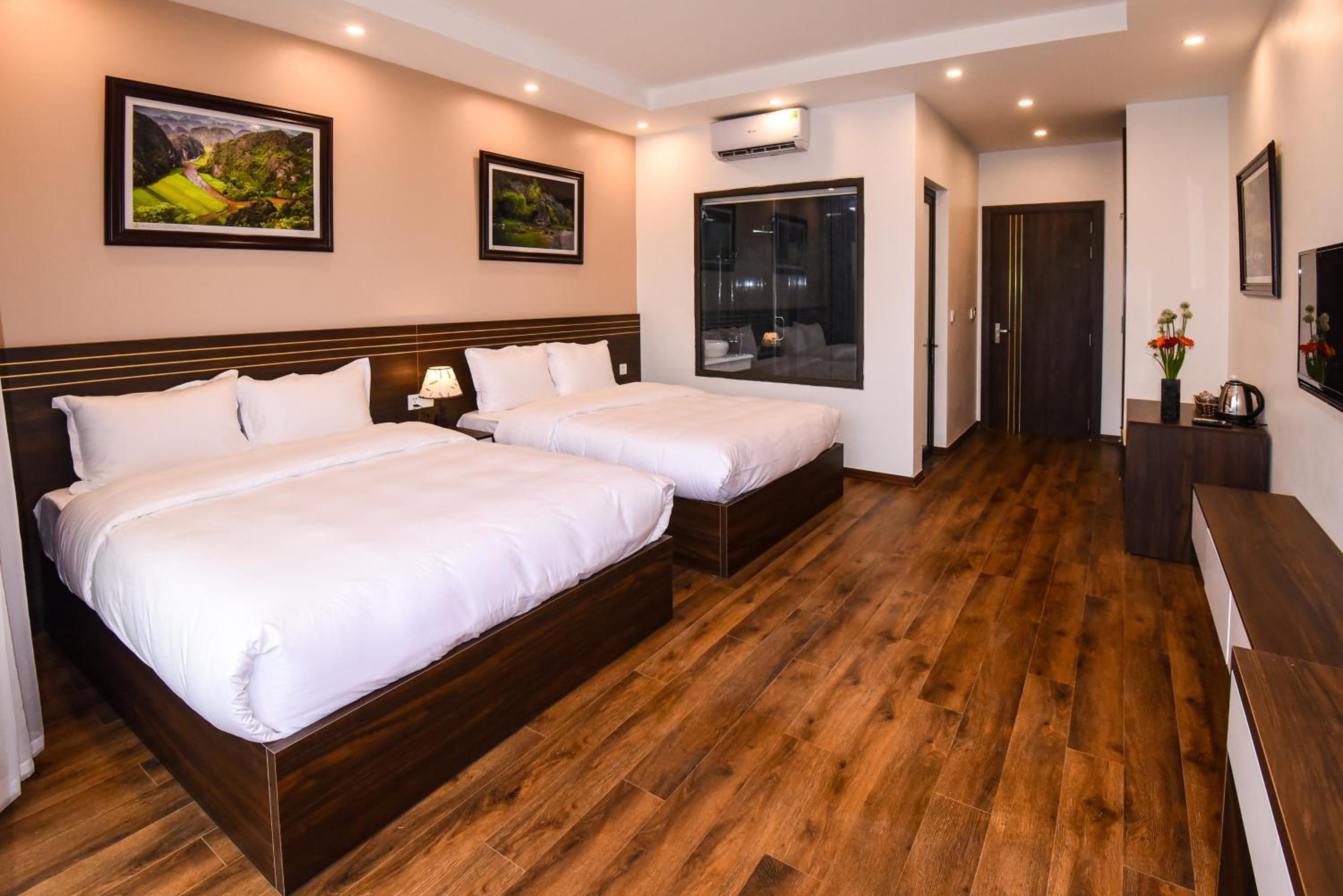 Deluxe Double Room with Balcony photo 1