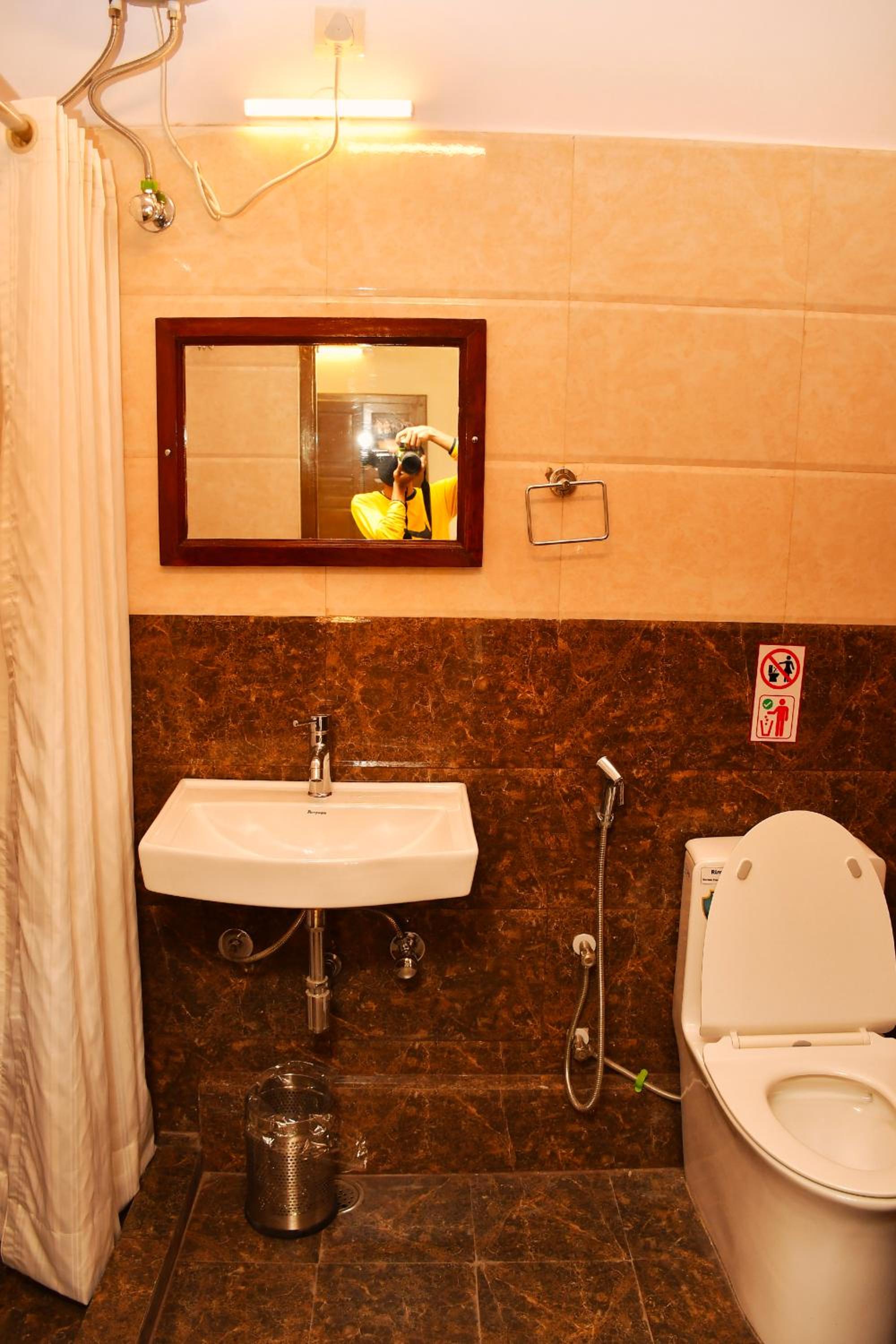 Standard Double Room - Photo 2