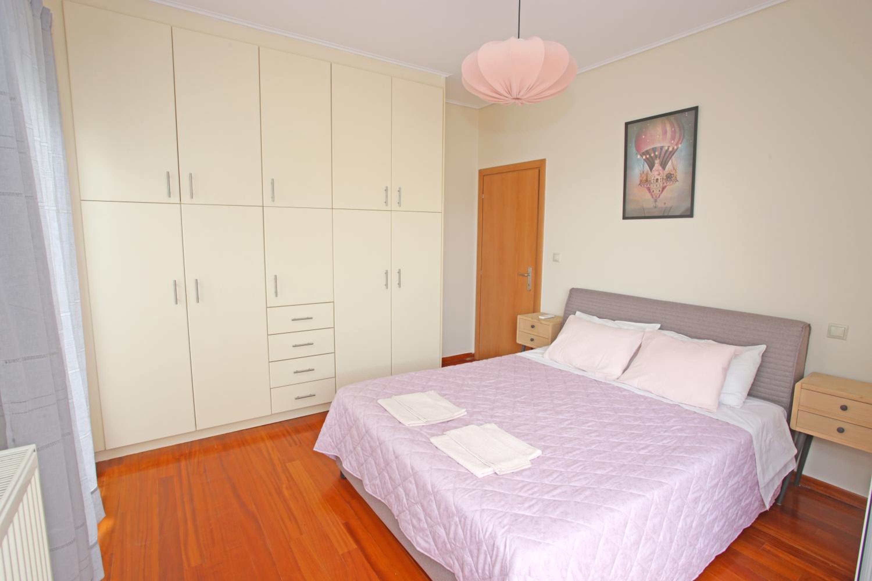 One-Bedroom Apartment - Photo 6