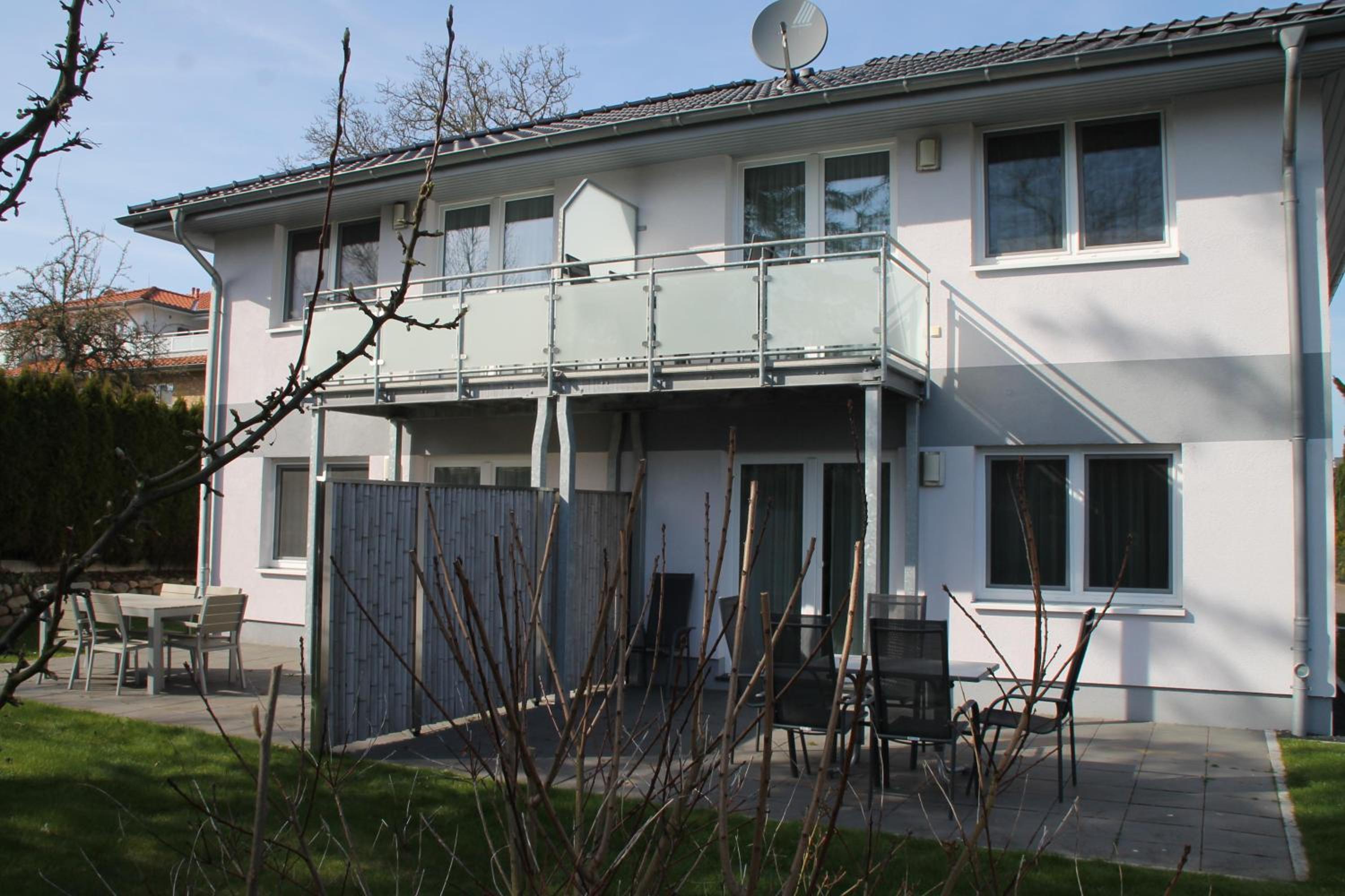 Apartment with Terrace photo 2