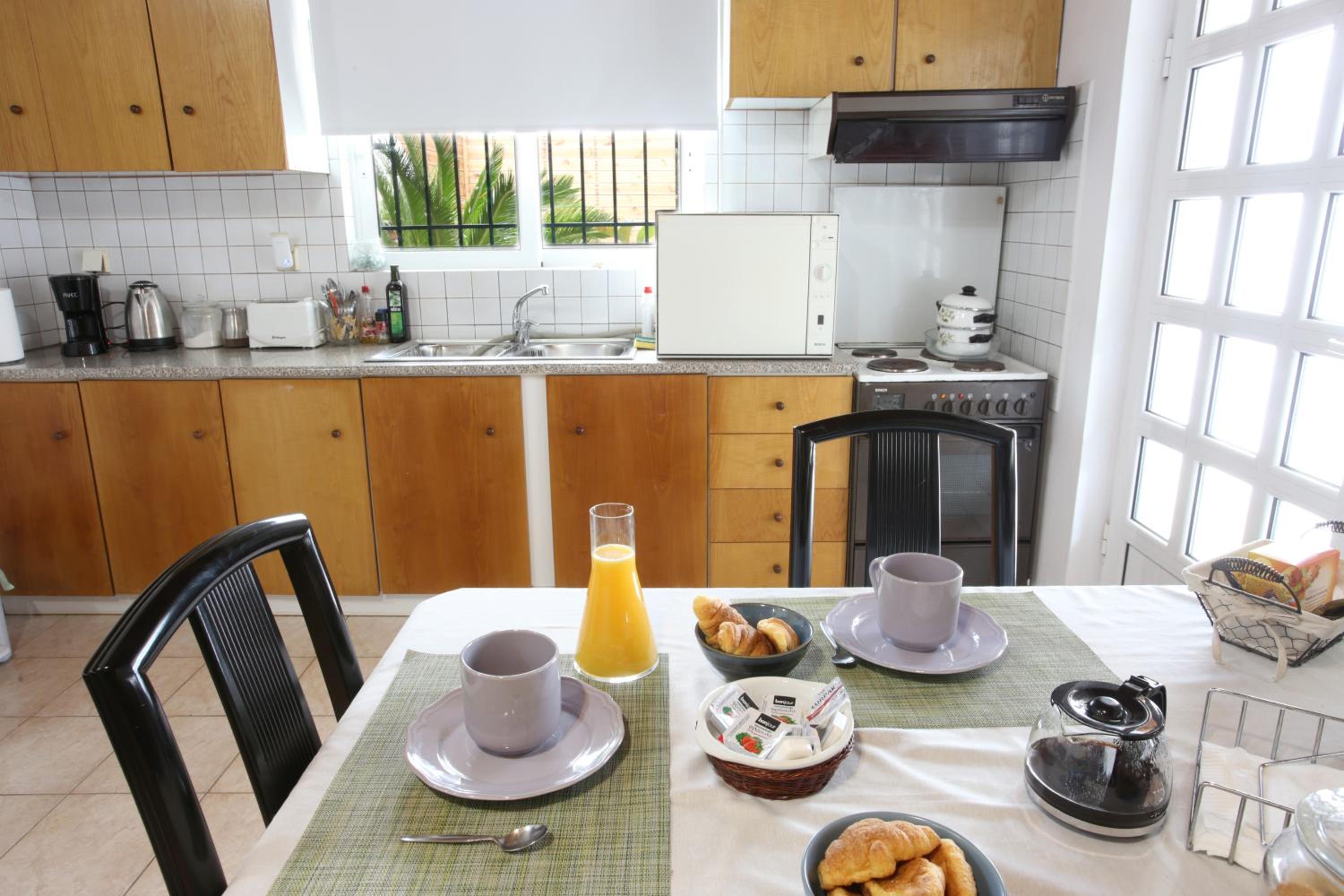 One-Bedroom Apartment - Photo 3