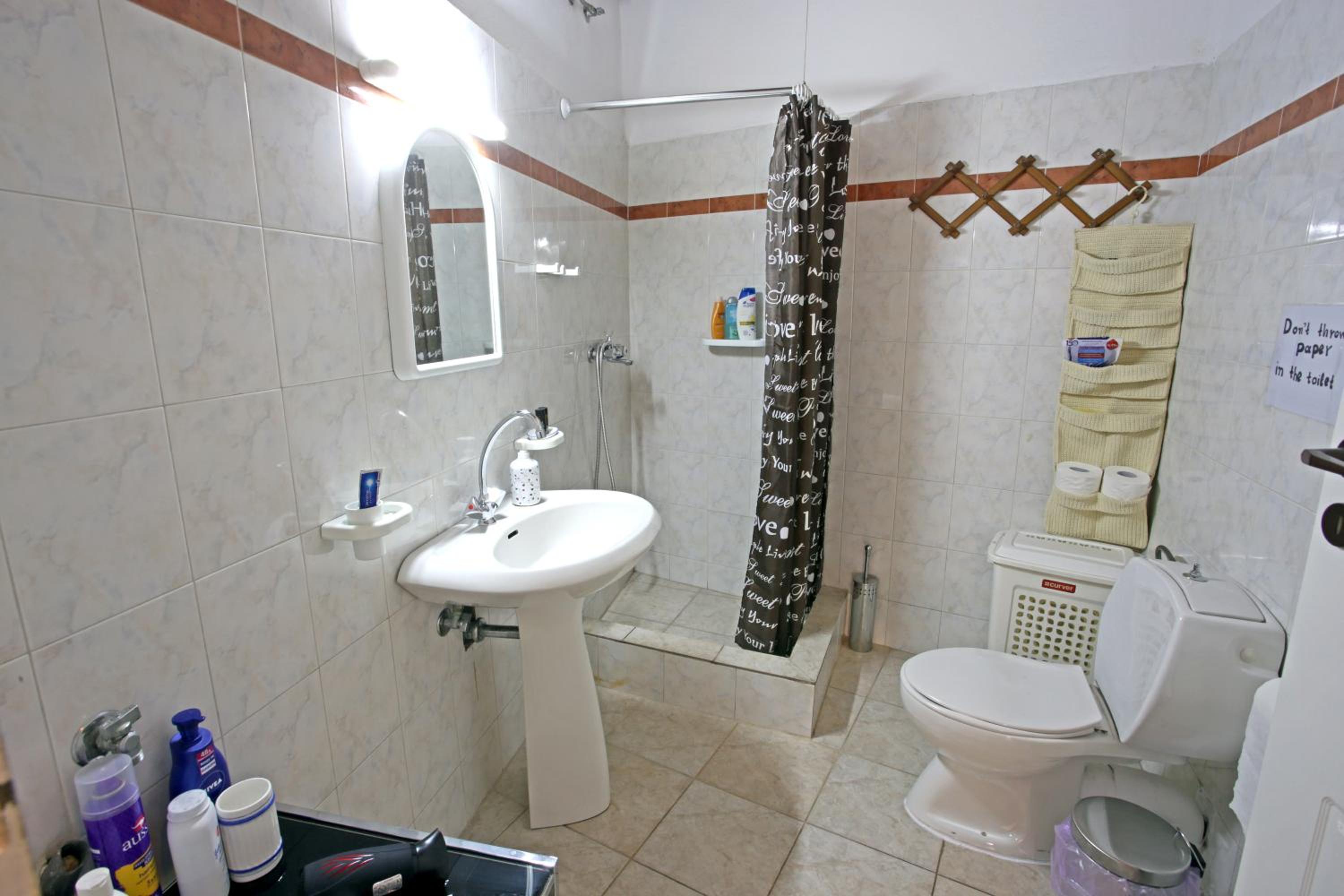 One-Bedroom Apartment - Photo 10