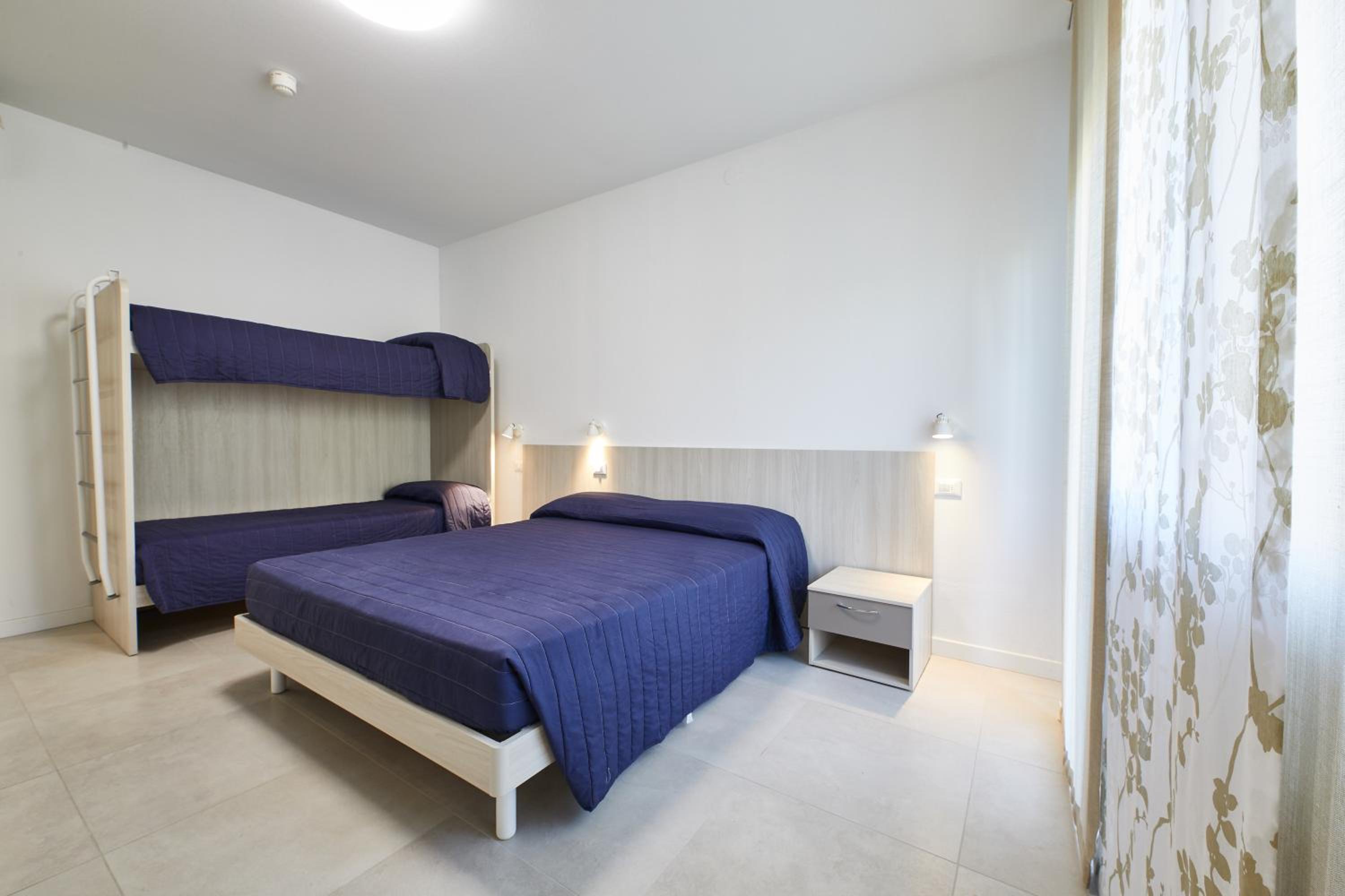 Classic Quadruple Room - Photo 2