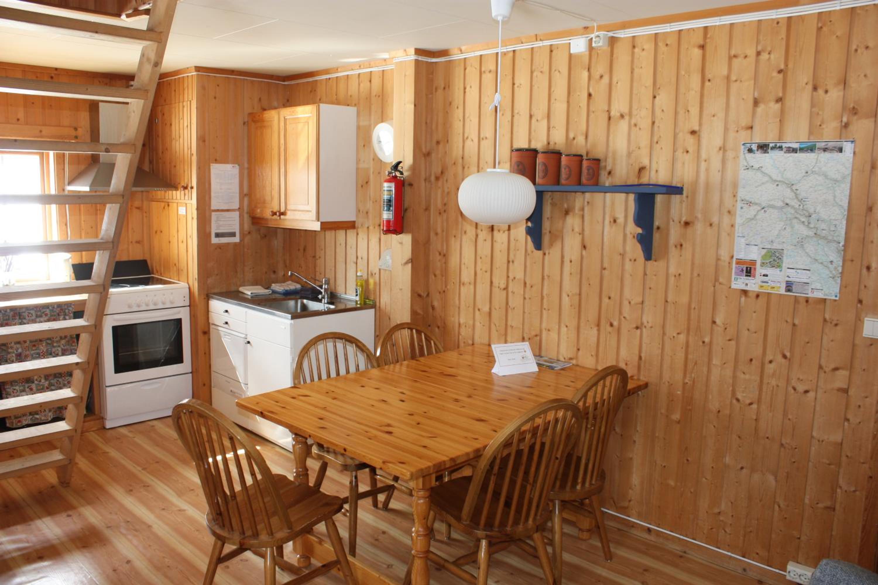 One-Bedroom Cottage with Loft (6 Adults) photo 2