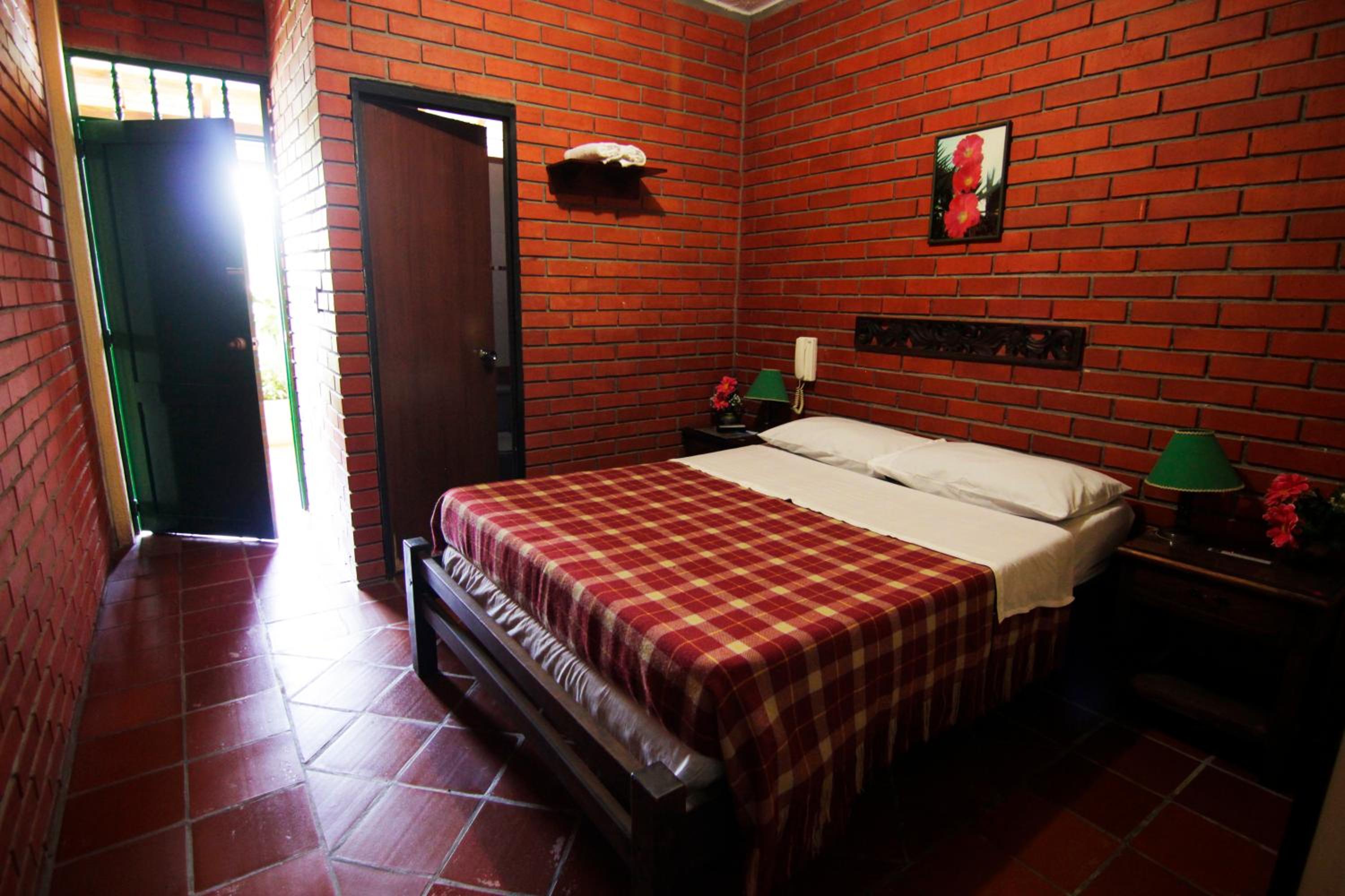 Double Room with Private Bathroom photo 3