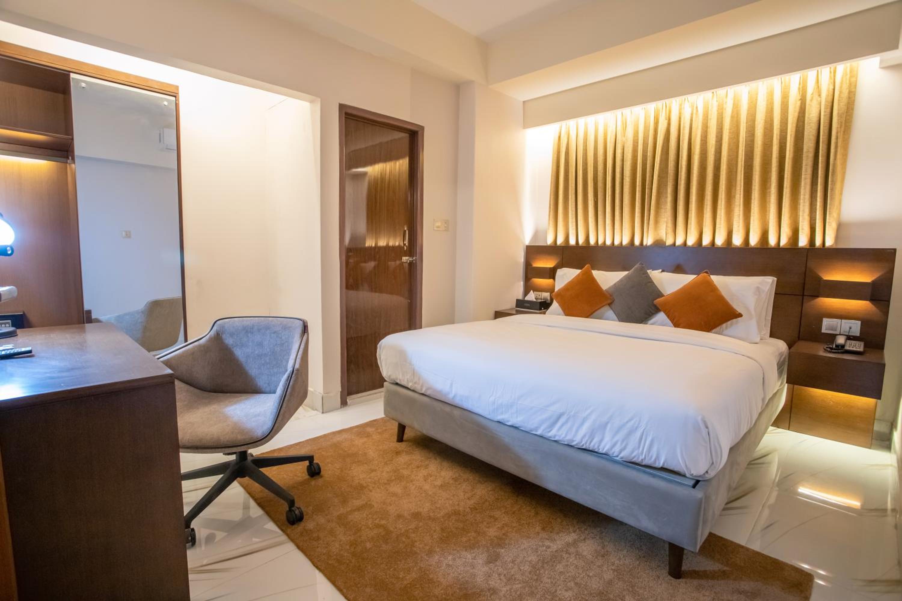 Deluxe Room - Photo 3