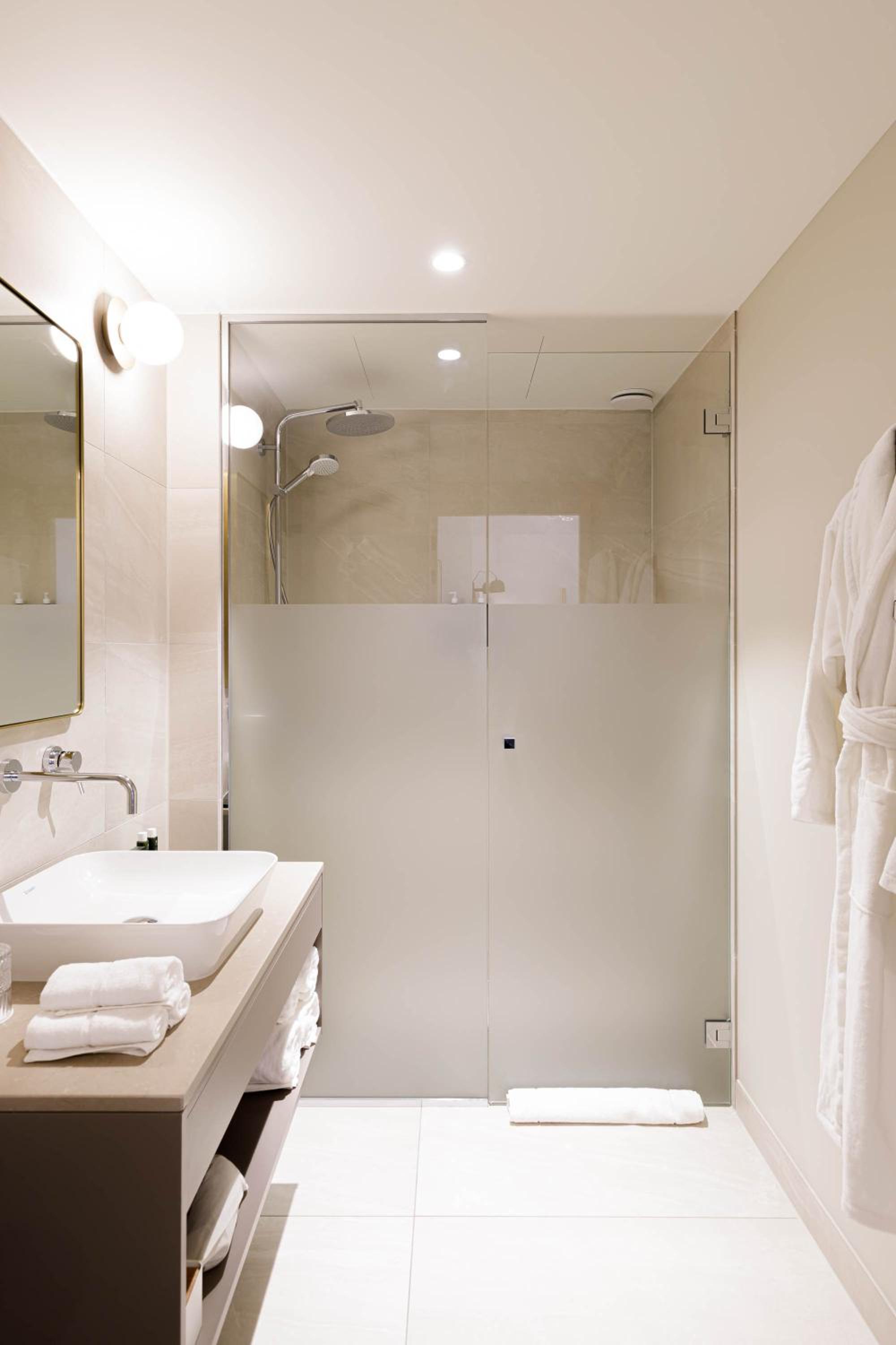 Comfort Twin Room - Photo 8