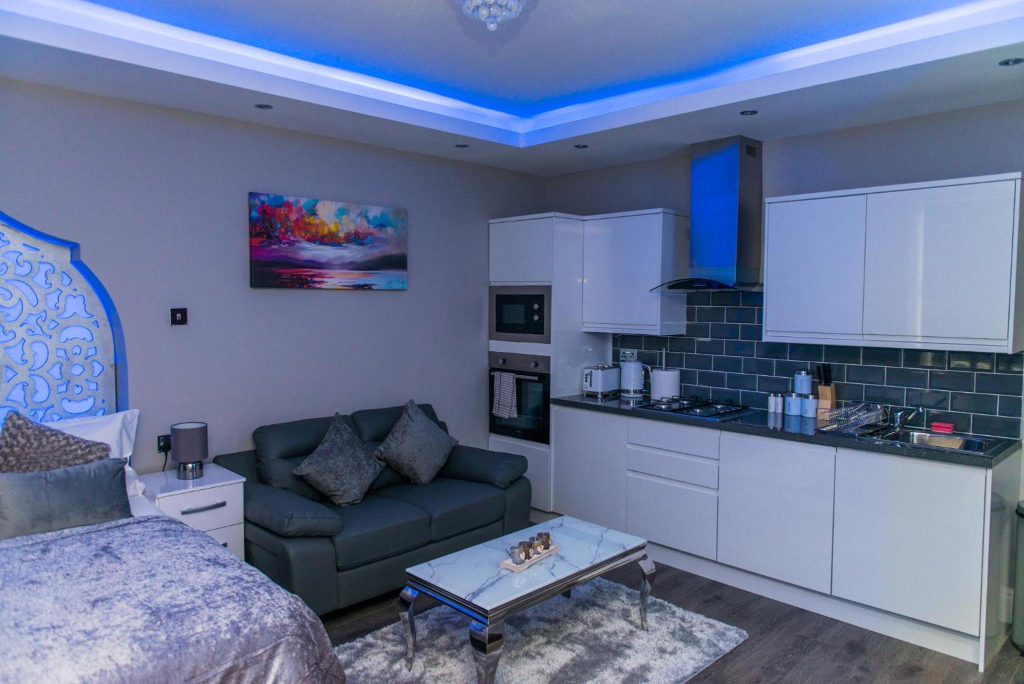 Superior Suite - Photo 19