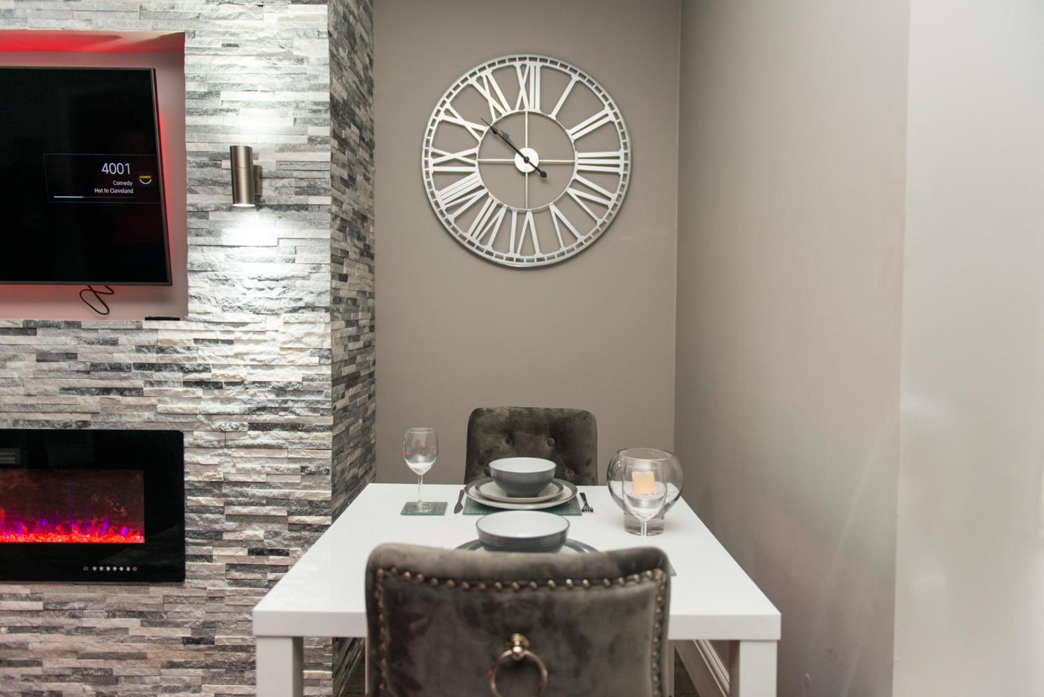 Executive Suite - Photo 53