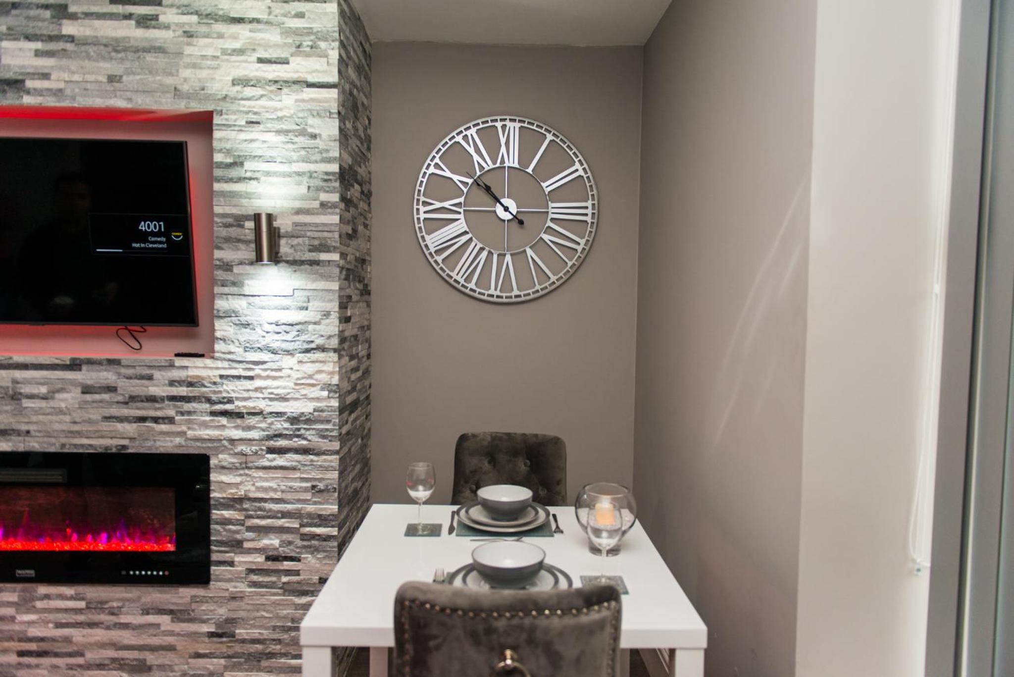 Executive Suite - Photo 56