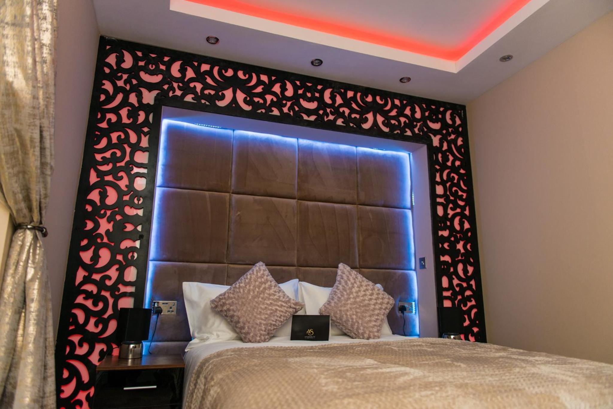 Executive Suite - Photo 58