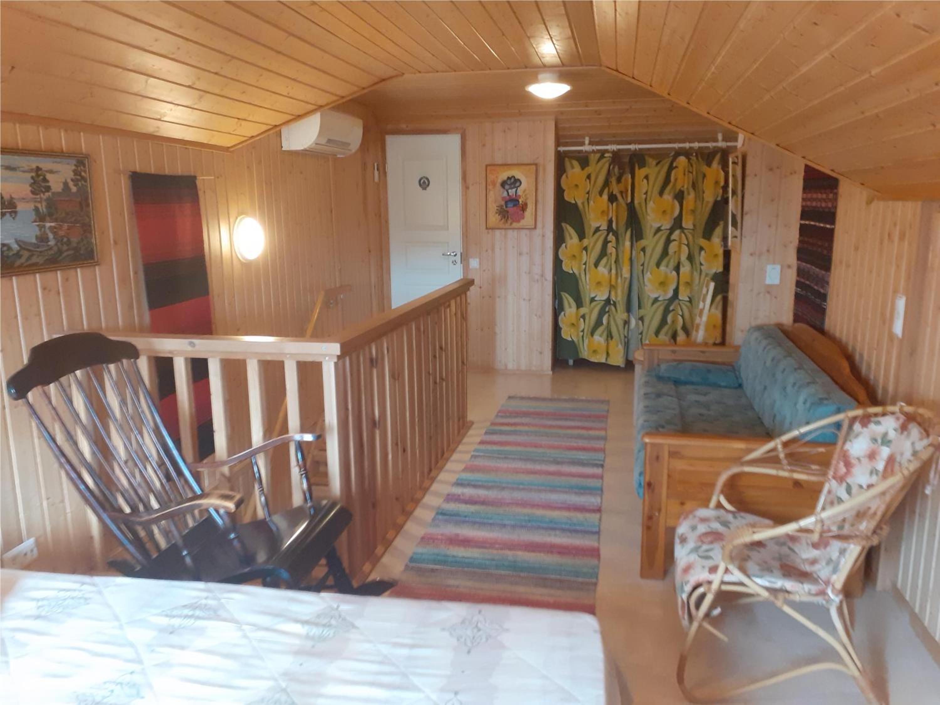 Family Room photo 3