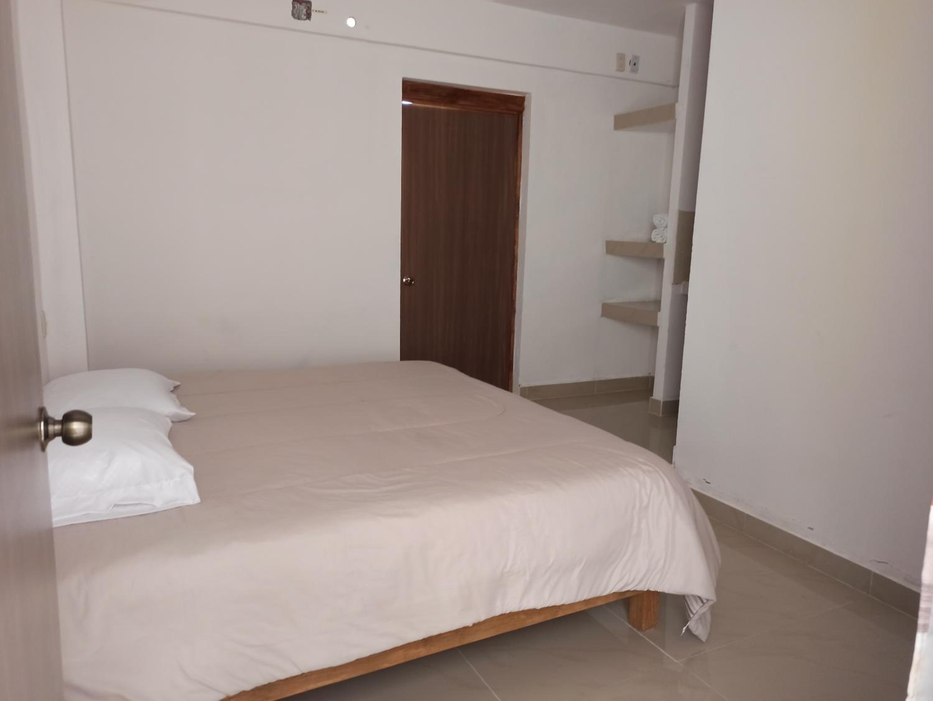 Standard King Room - Photo 2