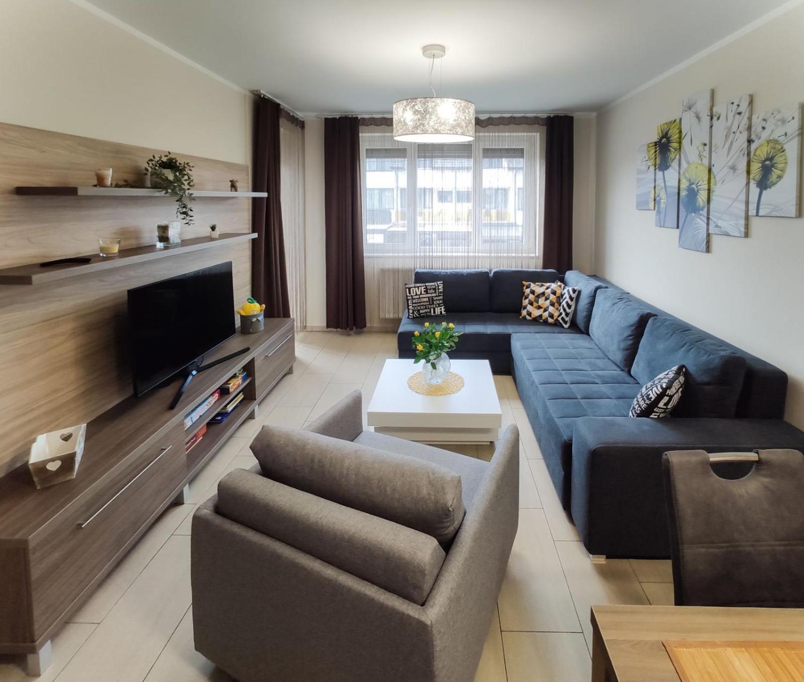 Apartment with Balcony photo 2