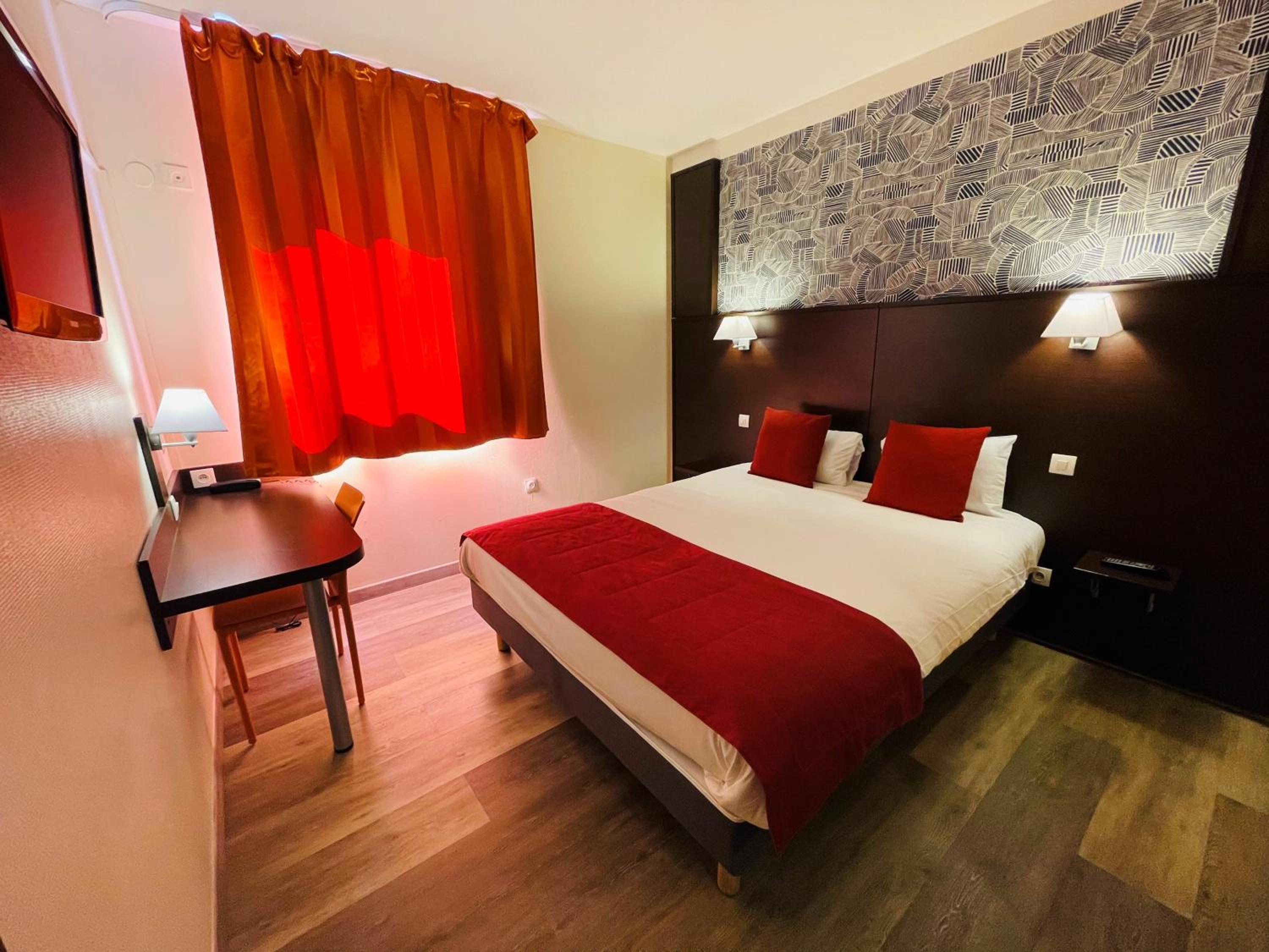 1 Double Bed - Photo 4