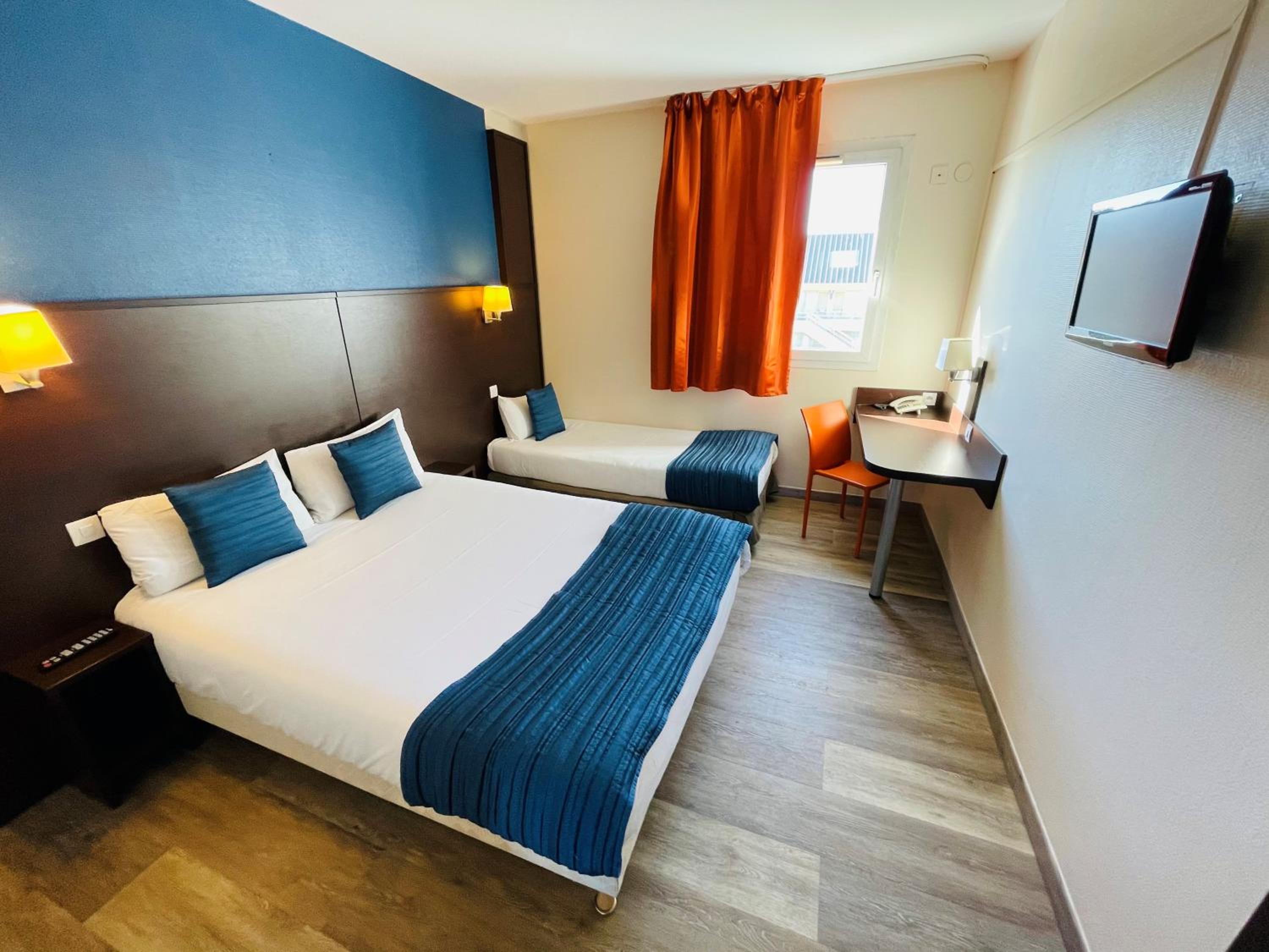 1 Double Bed 1 Single Bed - Photo 2