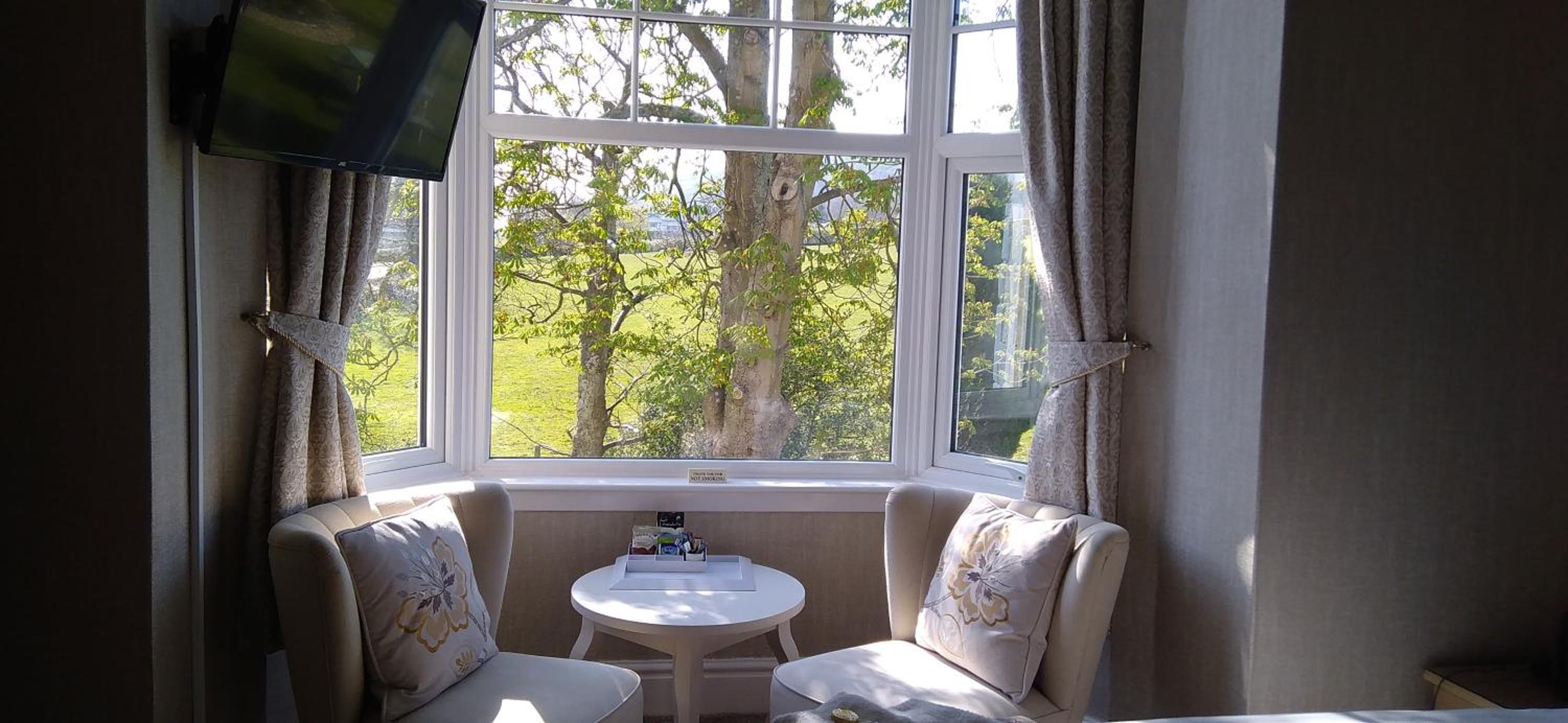 Standard King Size Room with Garden View photo 2