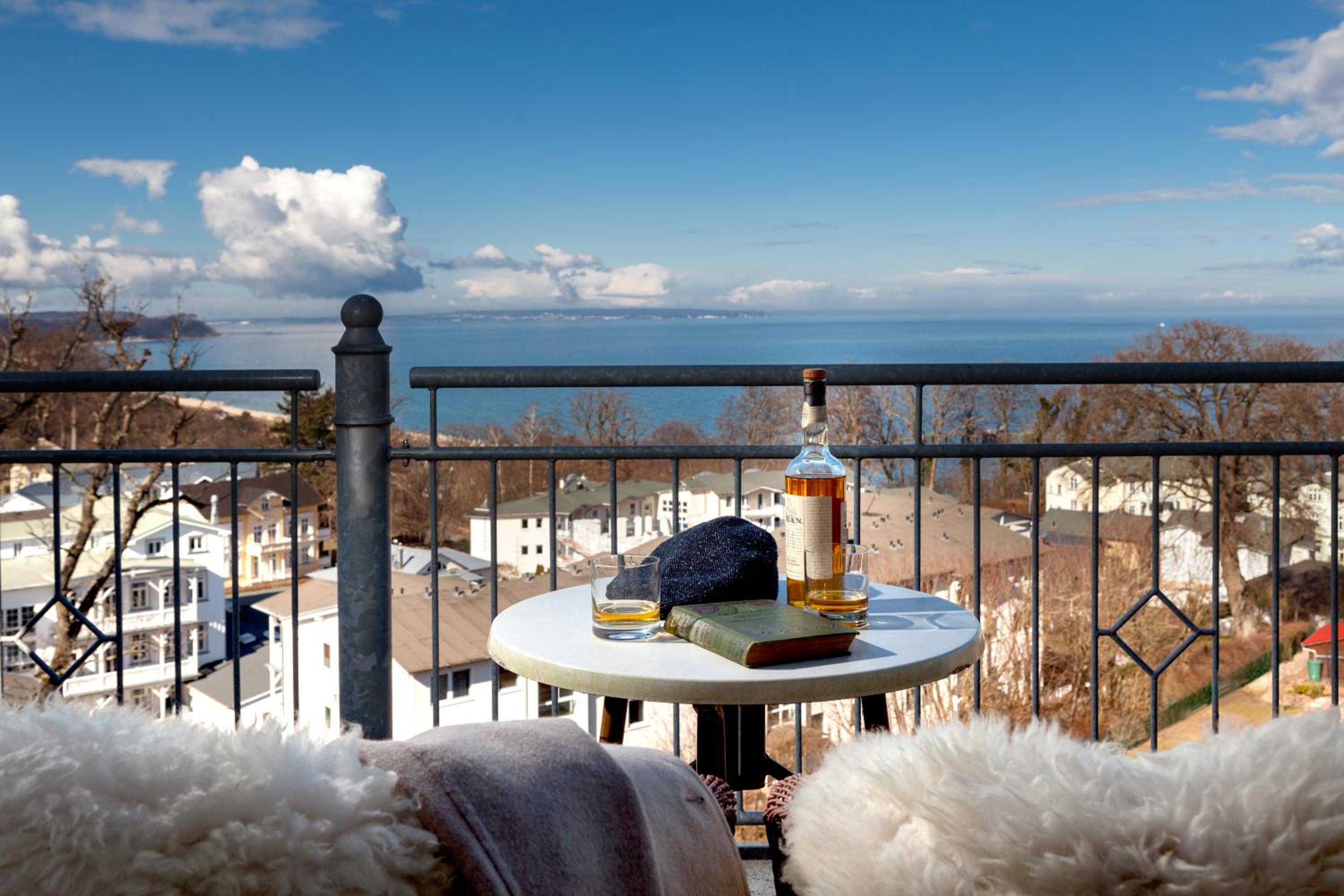 Superior Double Room with Balcony and Sea View