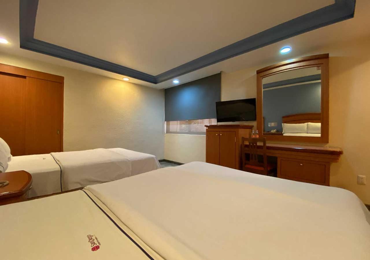 Double Room with Two Double Beds - Photo 10