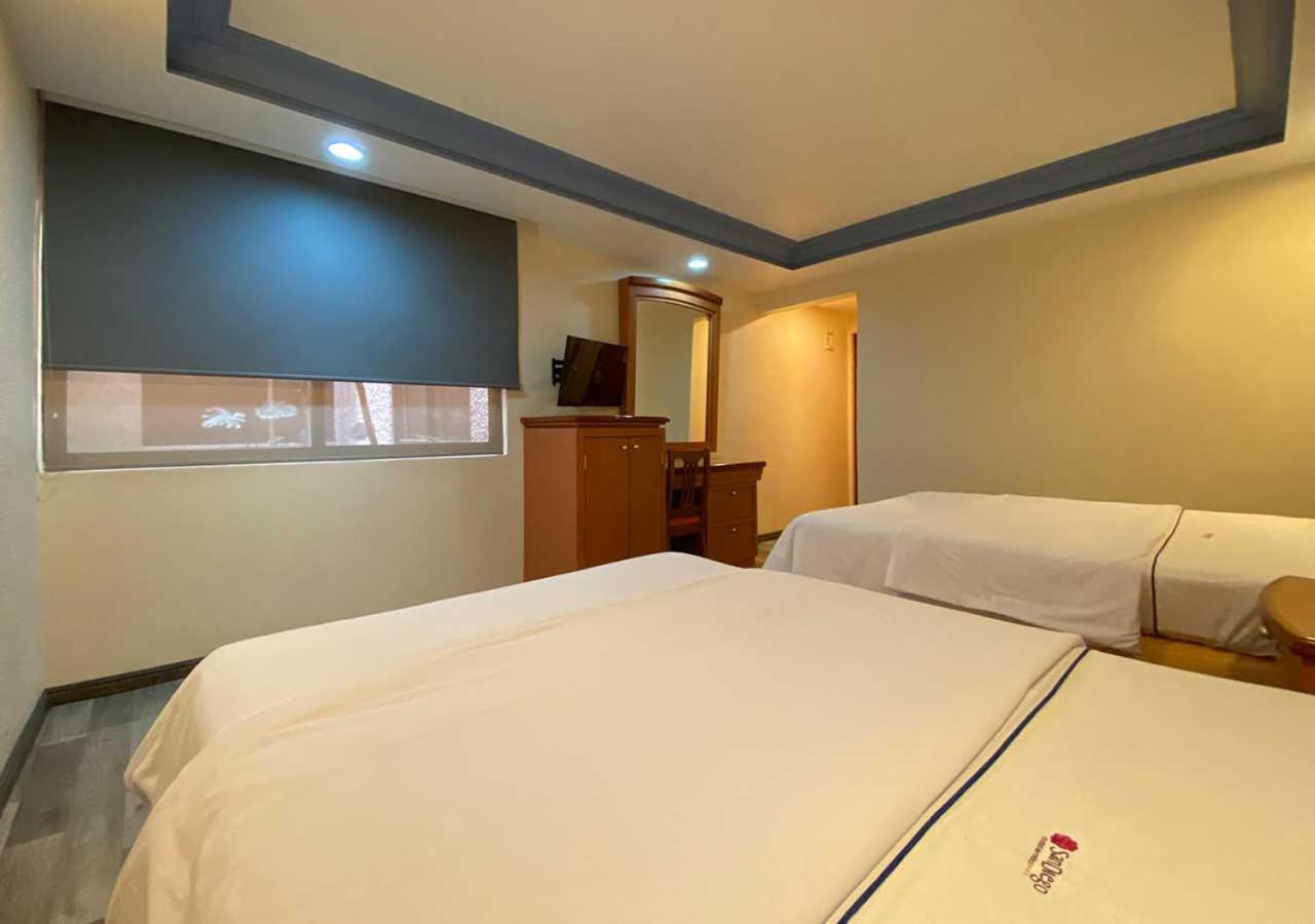 Double Room with Two Double Beds - Photo 7