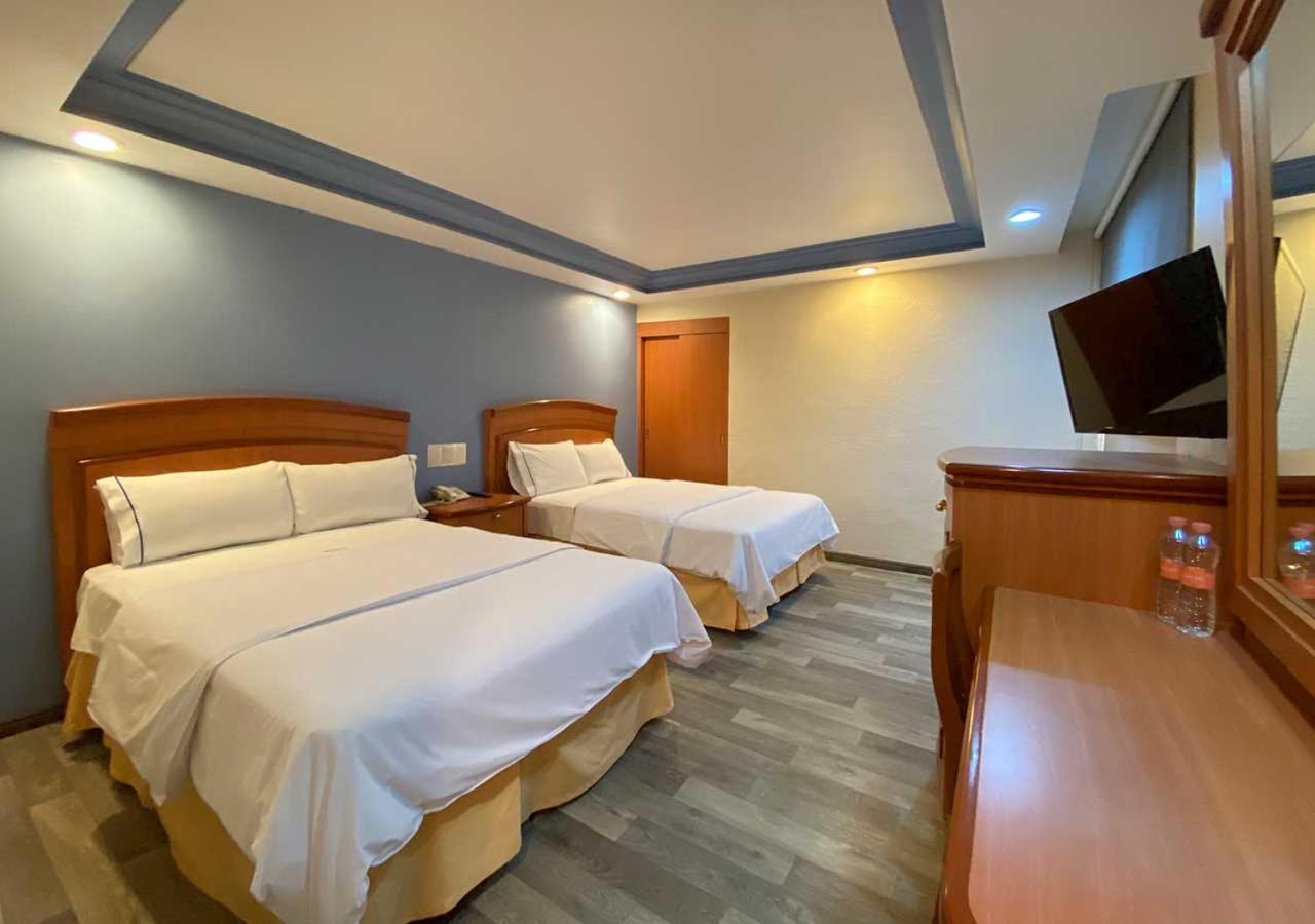 Double Room with Two Double Beds - Photo 3