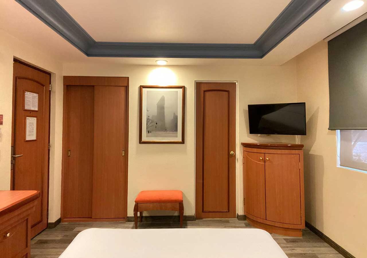 Standard Queen Room - Photo 9