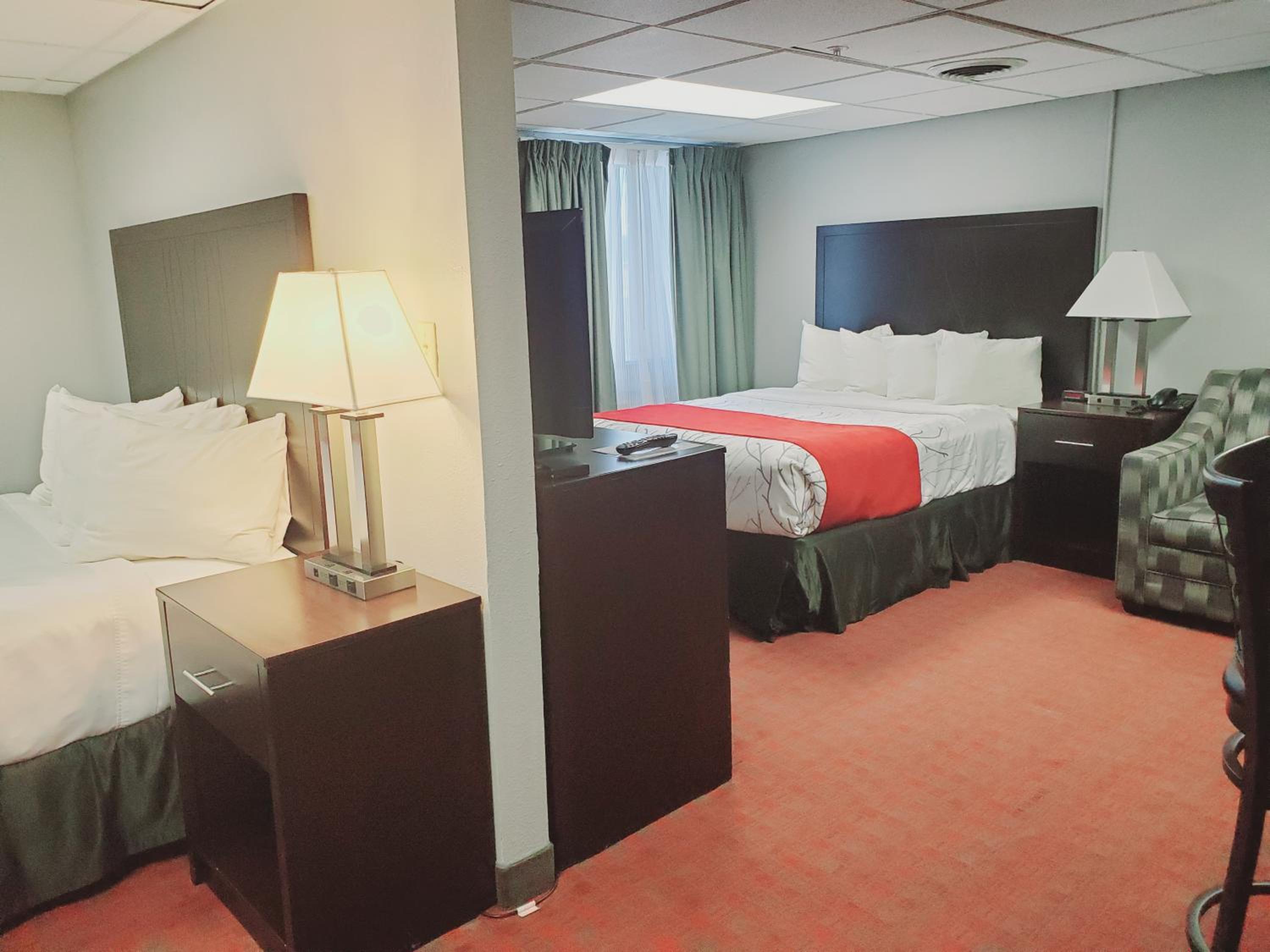 Familly Suite with Two Queen Beds and Kitchennette - Photo 1