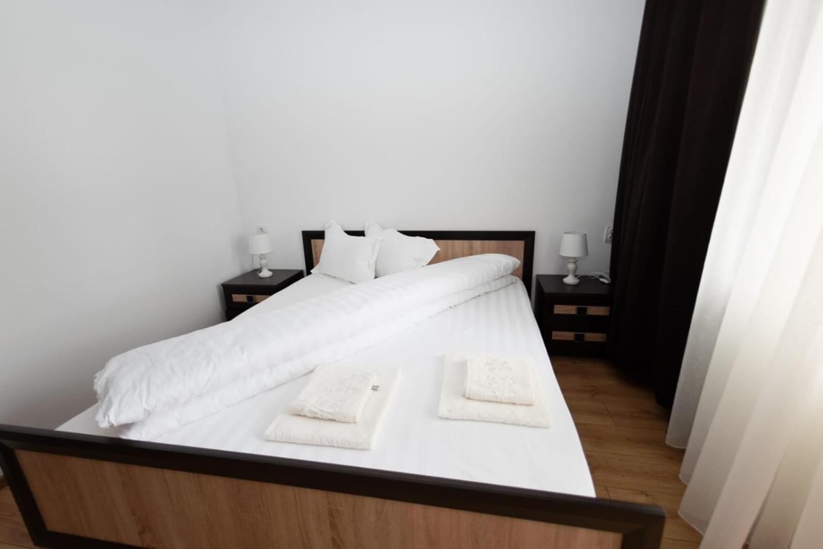 King Room with Balcony - Photo 3