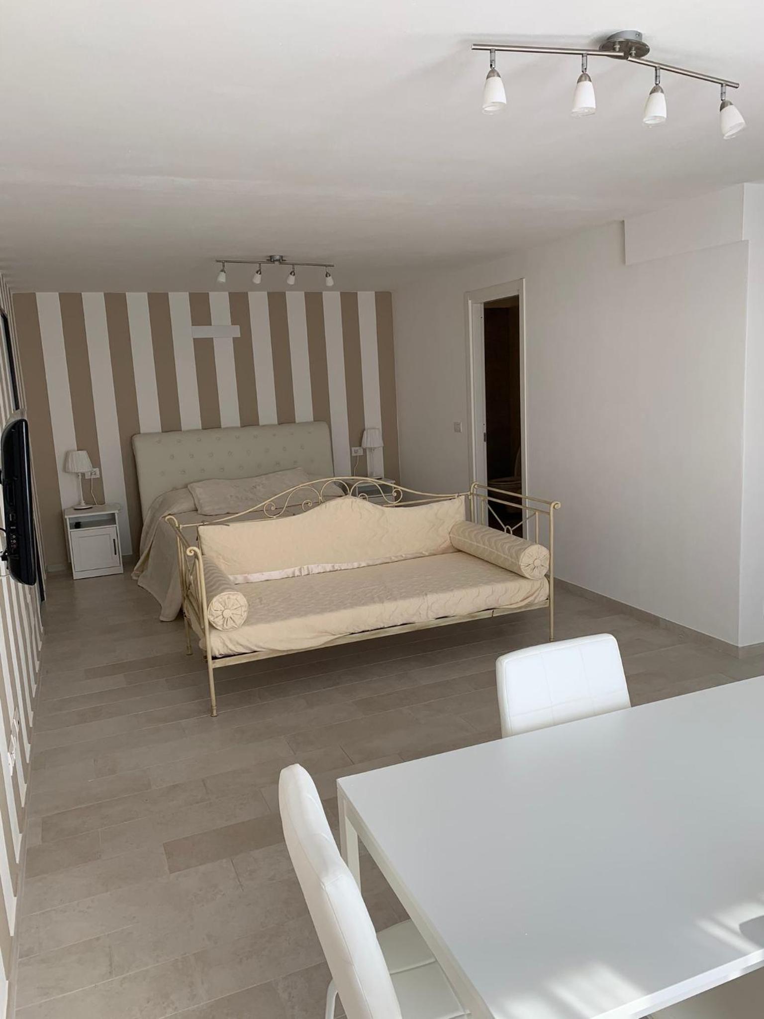 One-Bedroom Apartment - Photo 1