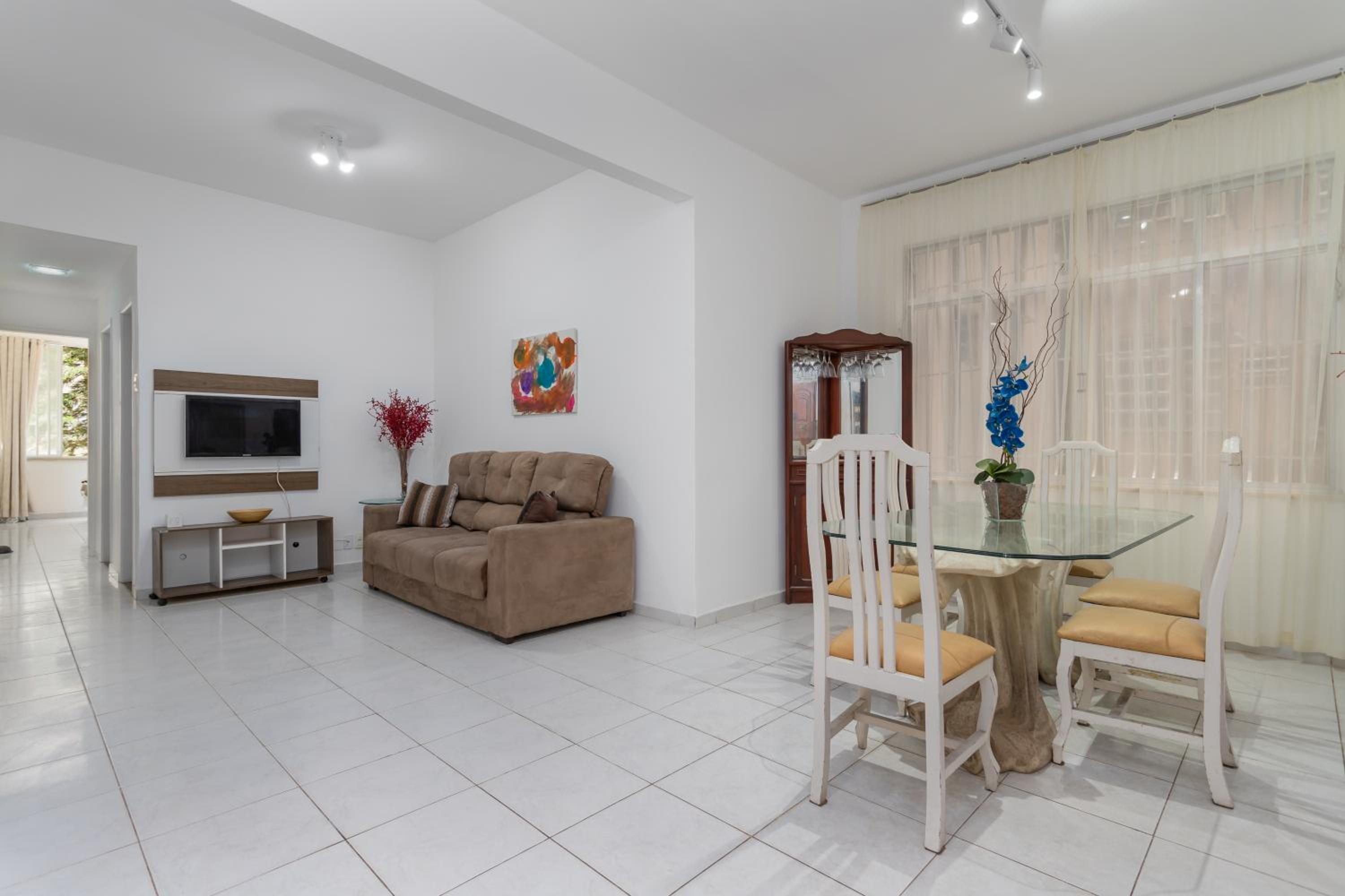 Three-Bedroom Apartment - Photo 31