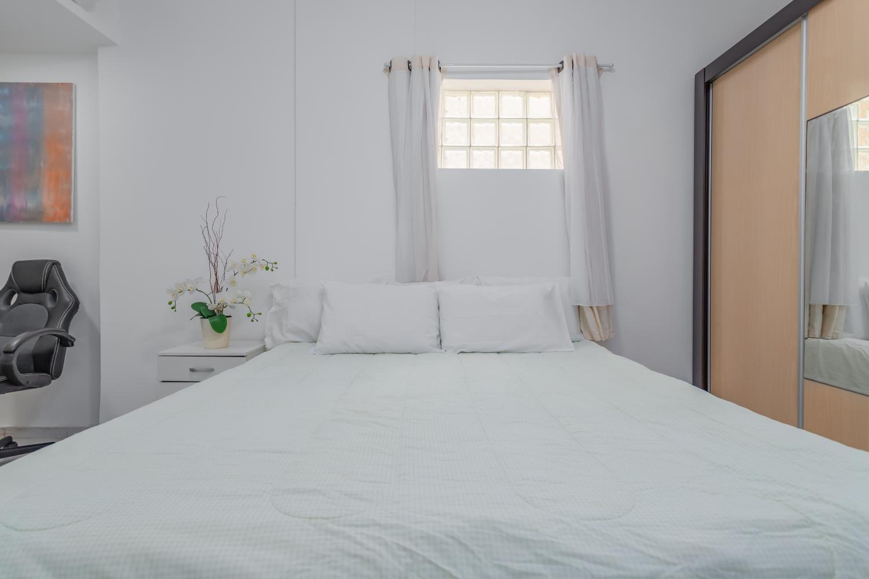 Three-Bedroom Apartment - Photo 27