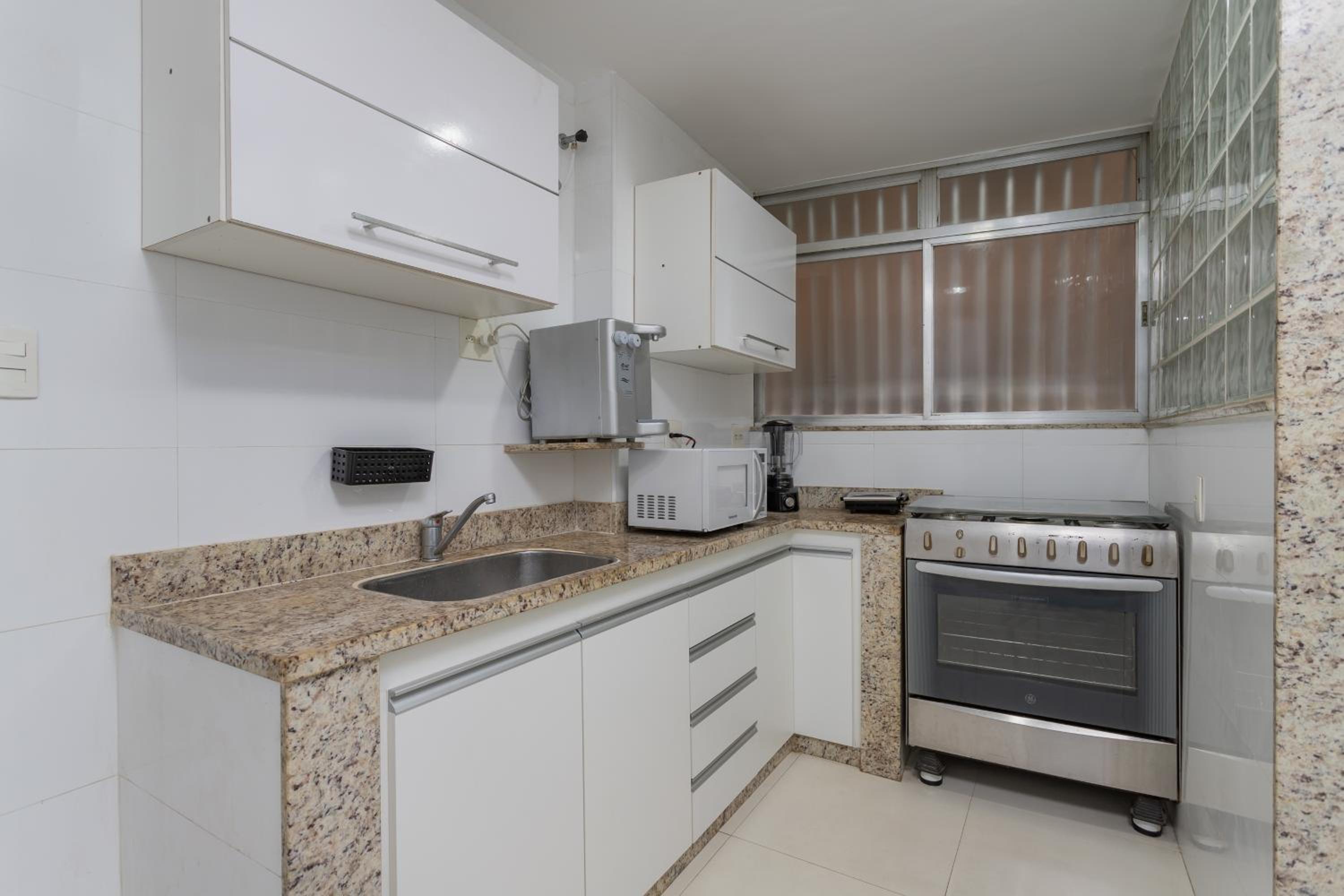 Three-Bedroom Apartment - Photo 9